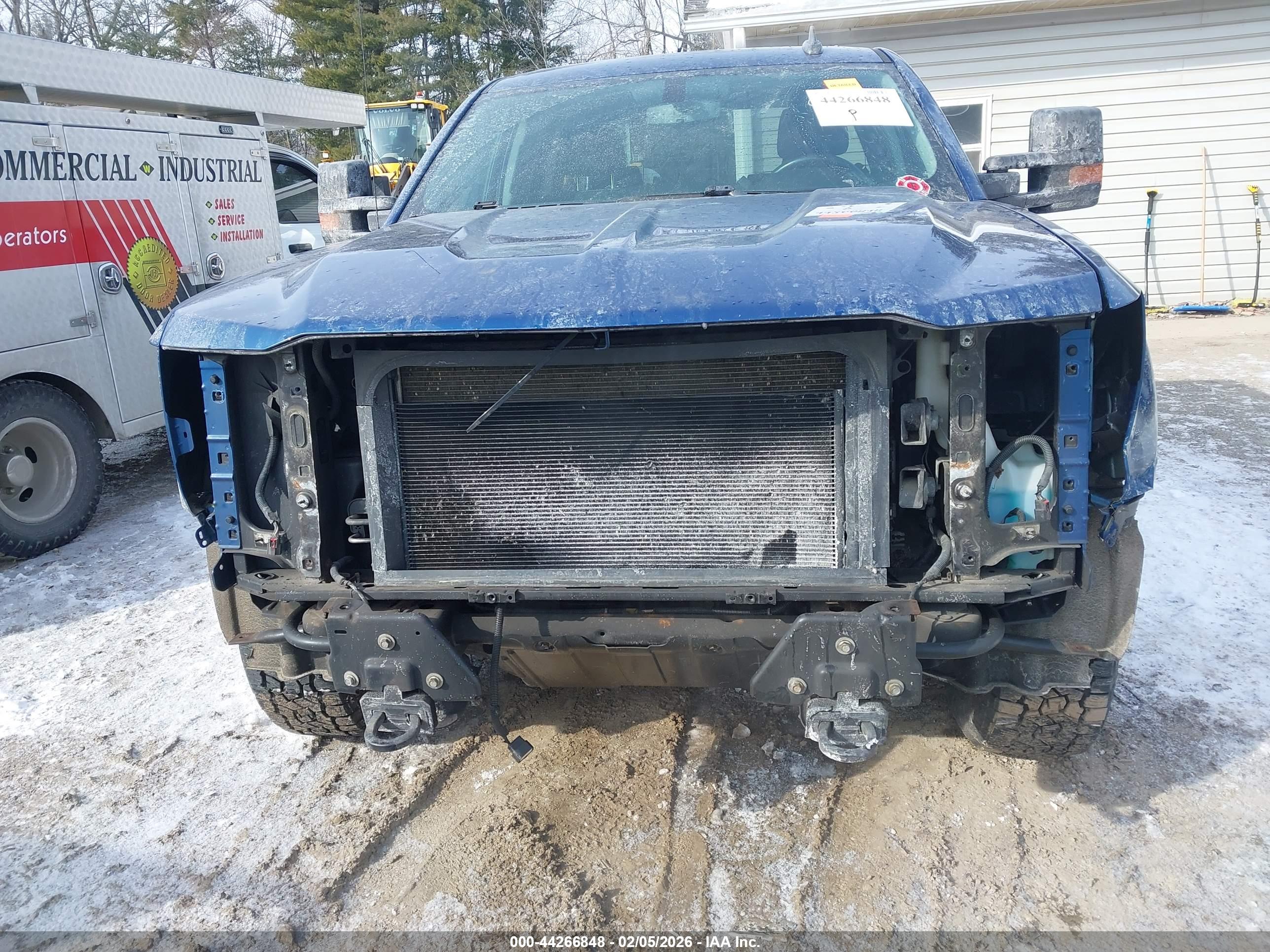 CHEVROLET SILVERADO image 6