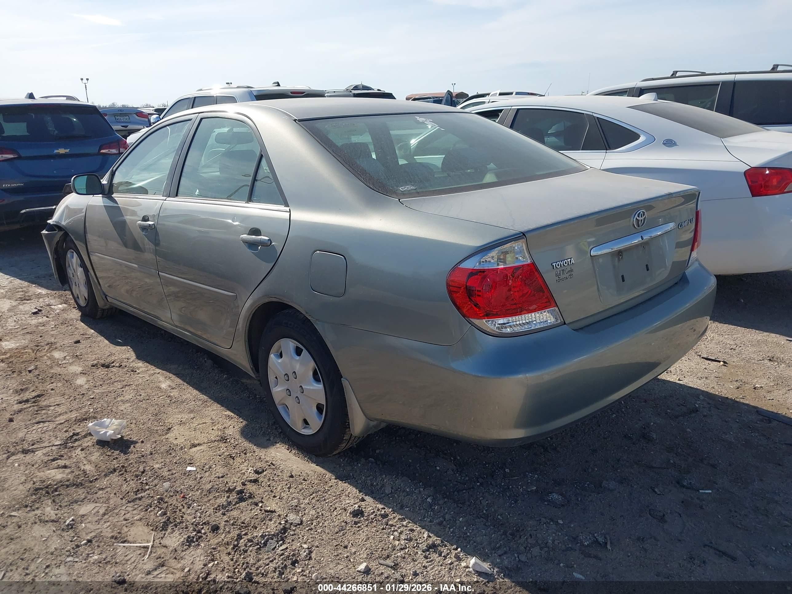 TOYOTA CAMRY image 3