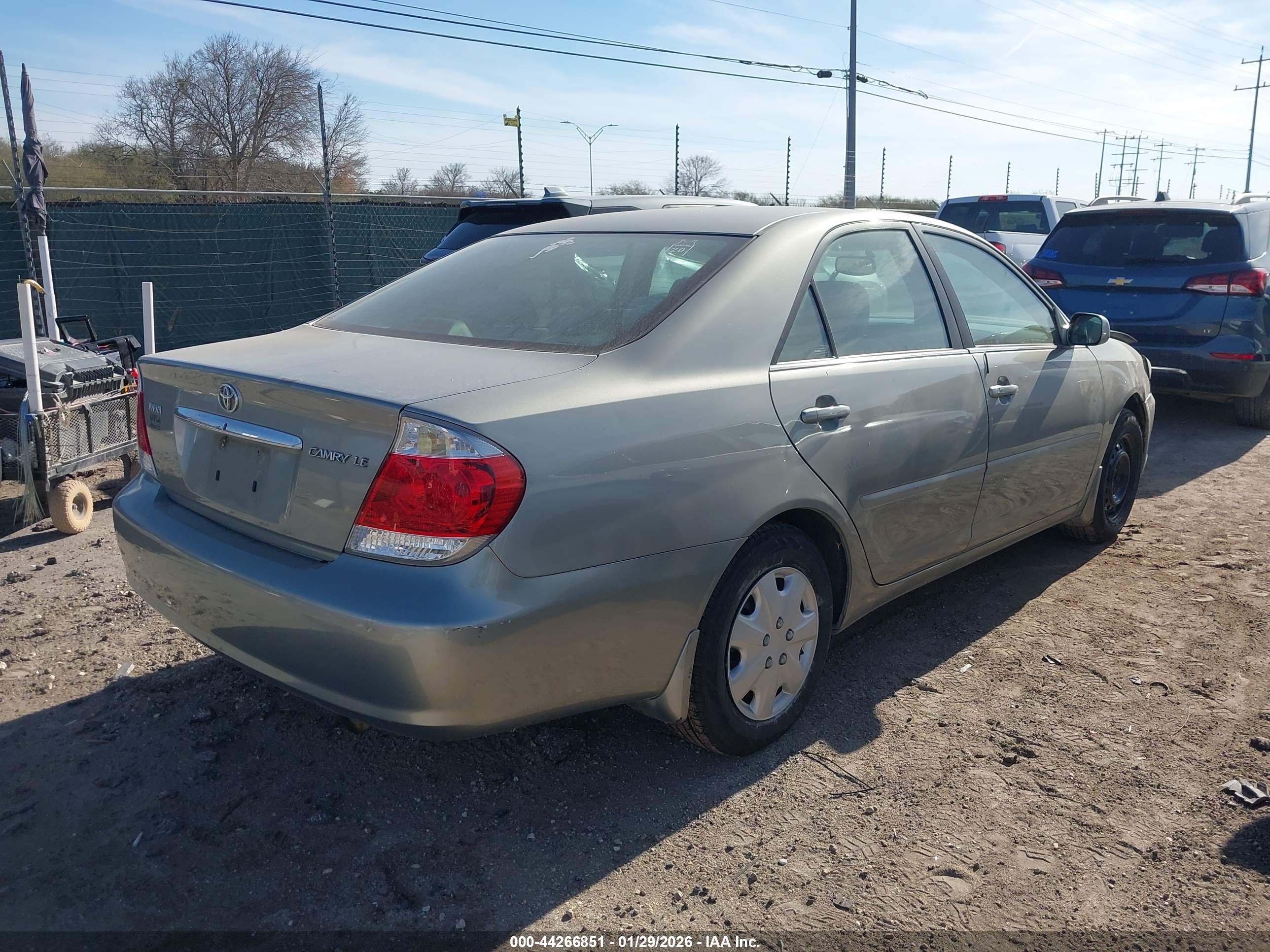 TOYOTA CAMRY image 4