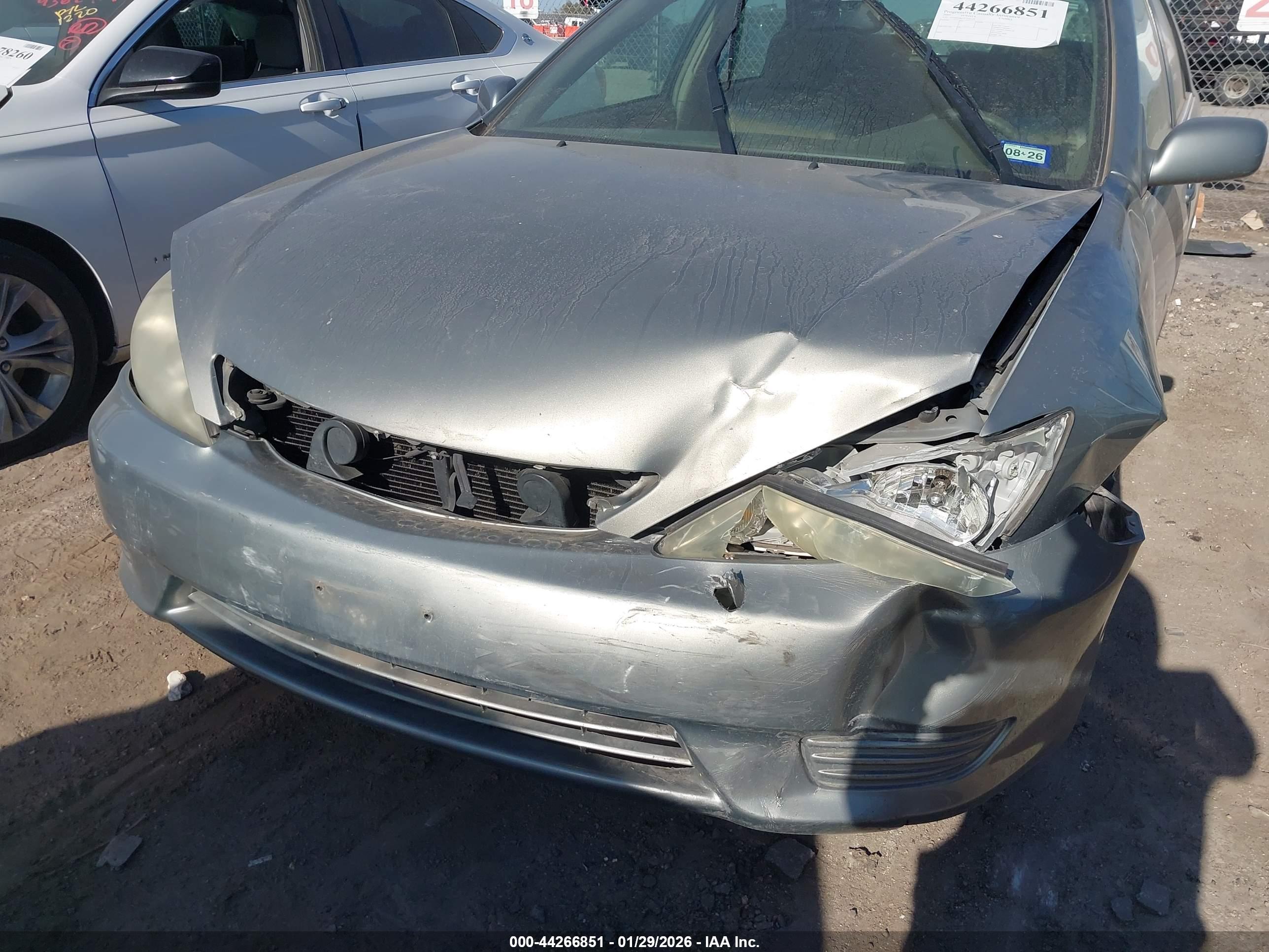 TOYOTA CAMRY image 6