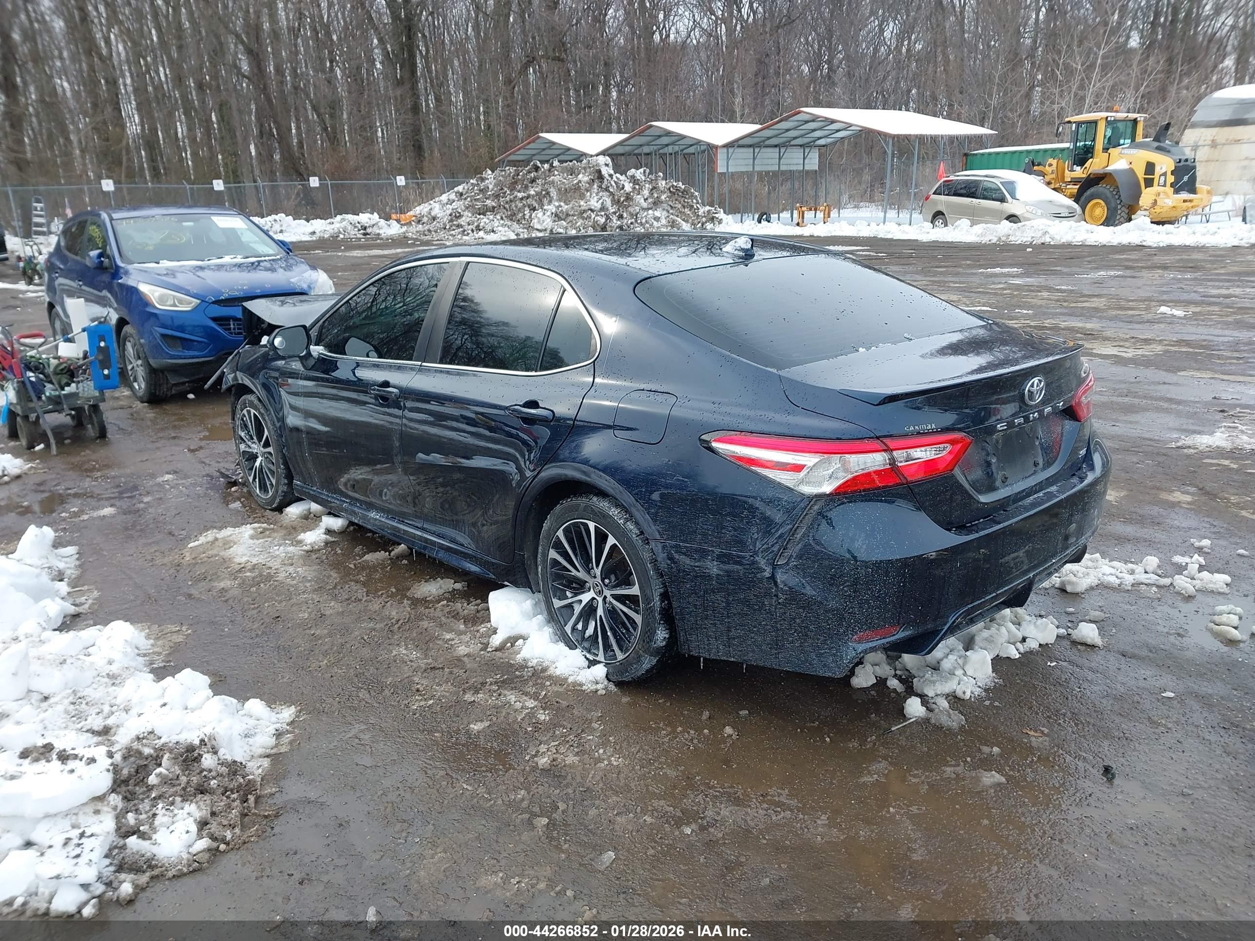 TOYOTA CAMRY image 3