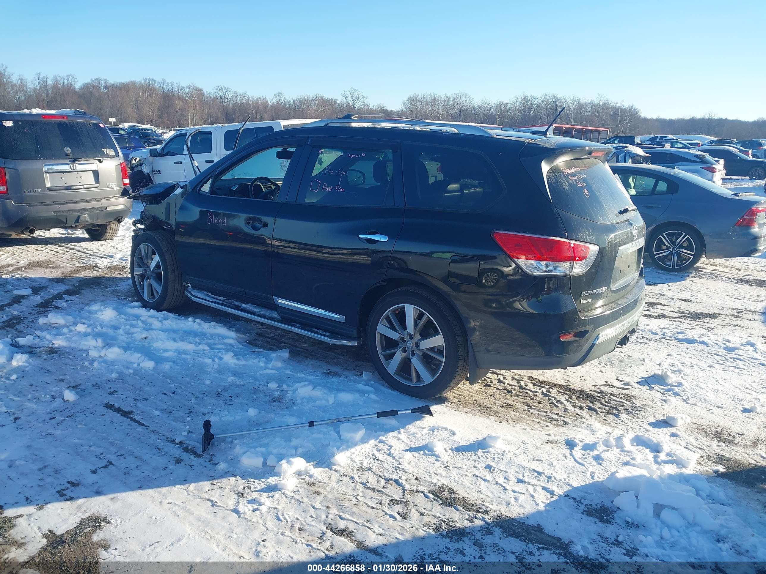 NISSAN PATHFINDER image 3