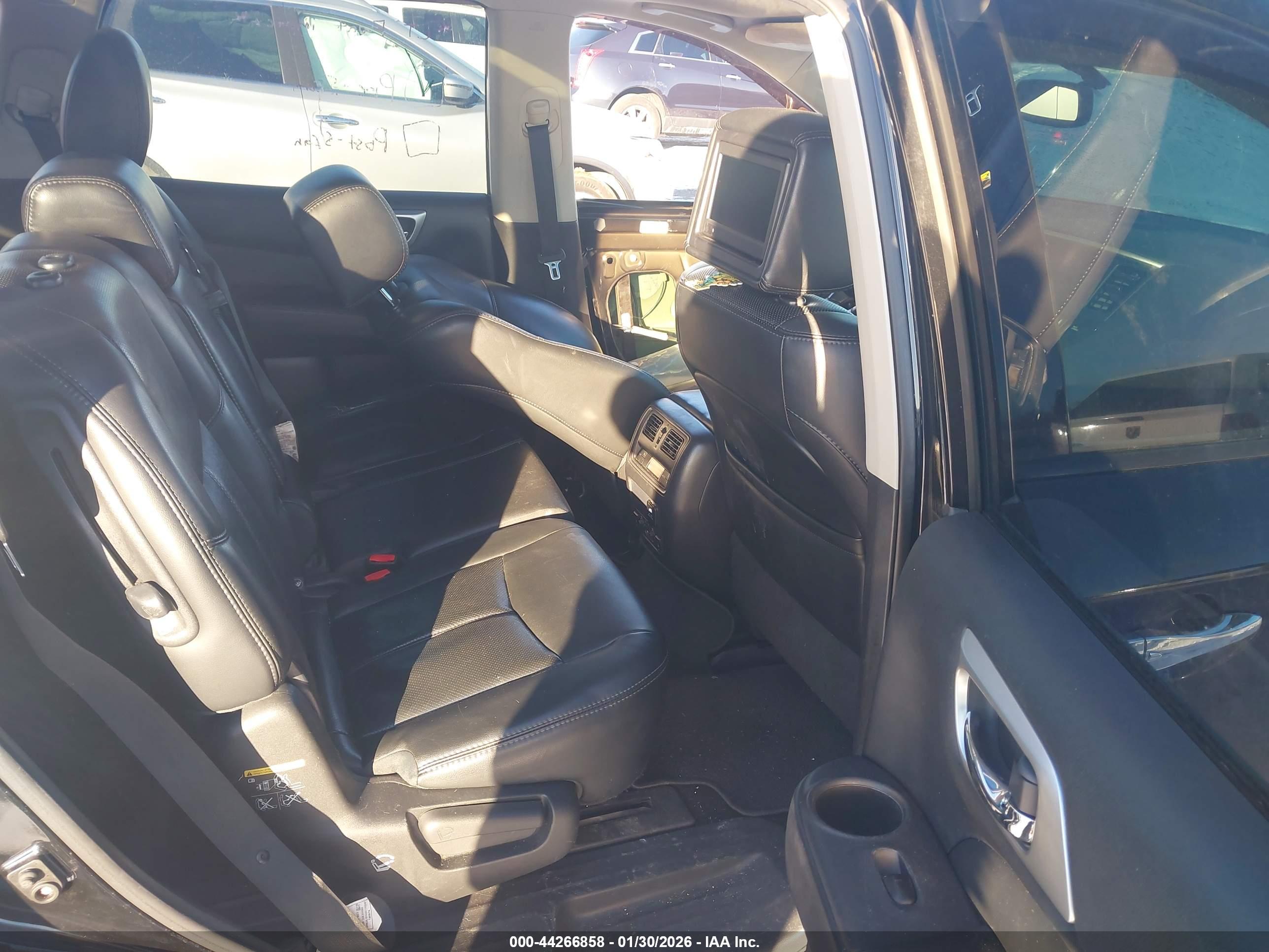 NISSAN PATHFINDER image 8