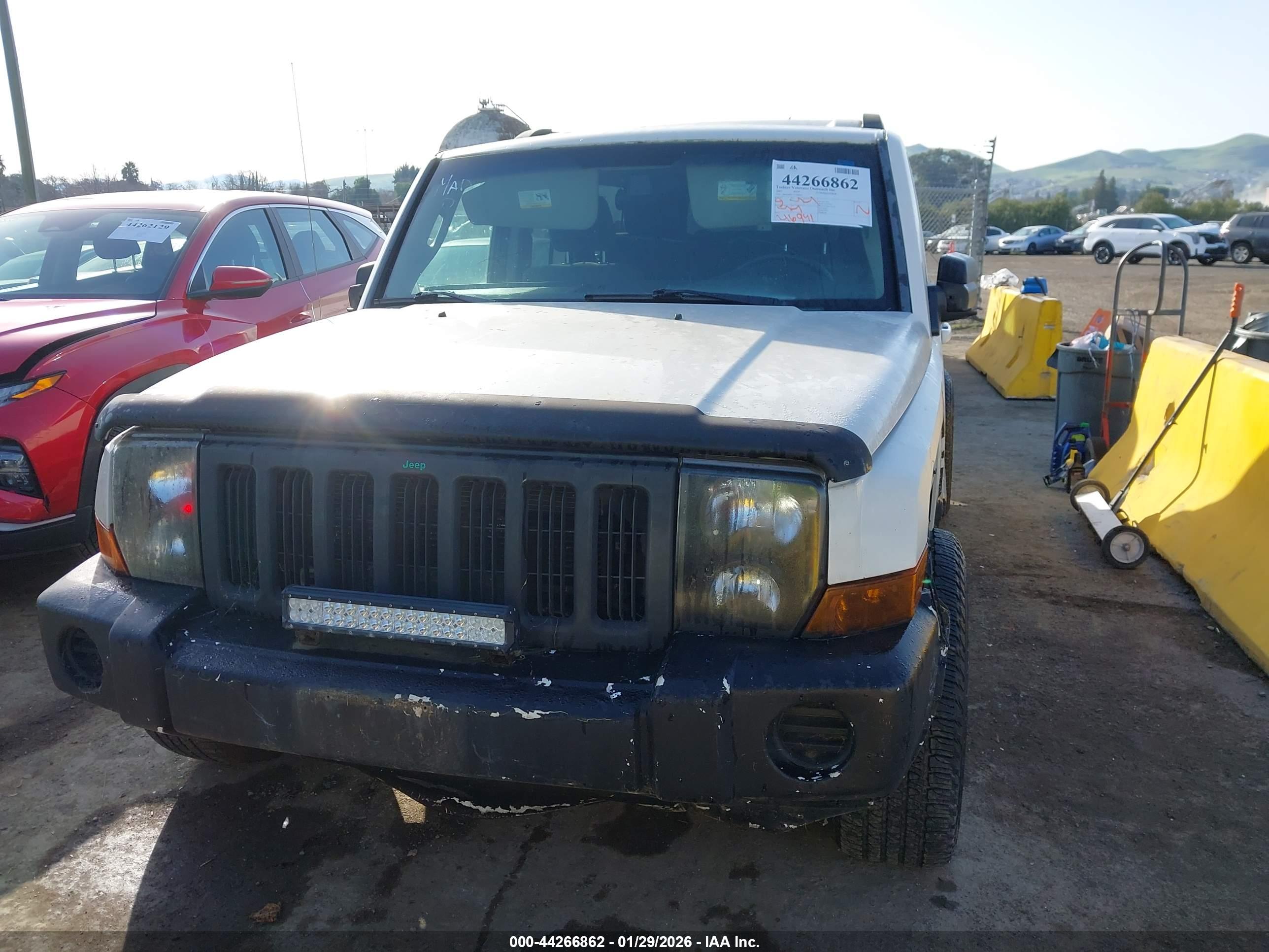 JEEP COMMANDER image 6