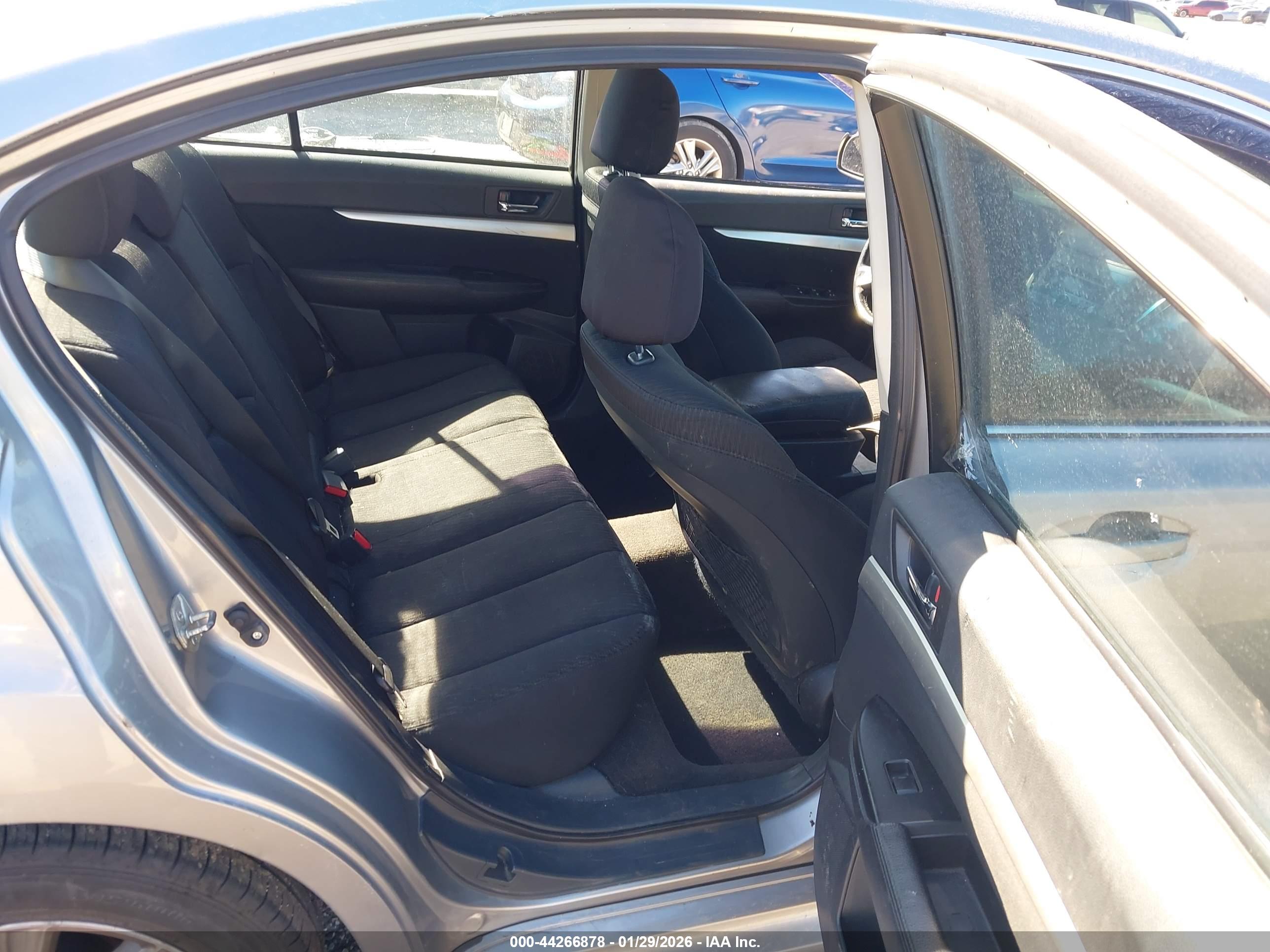 SUBARU LEGACY image 8