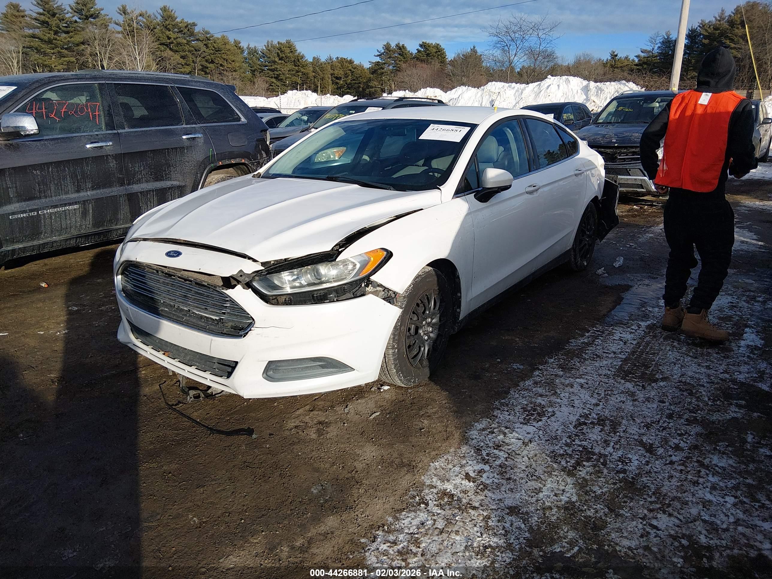 FORD FUSION image 2