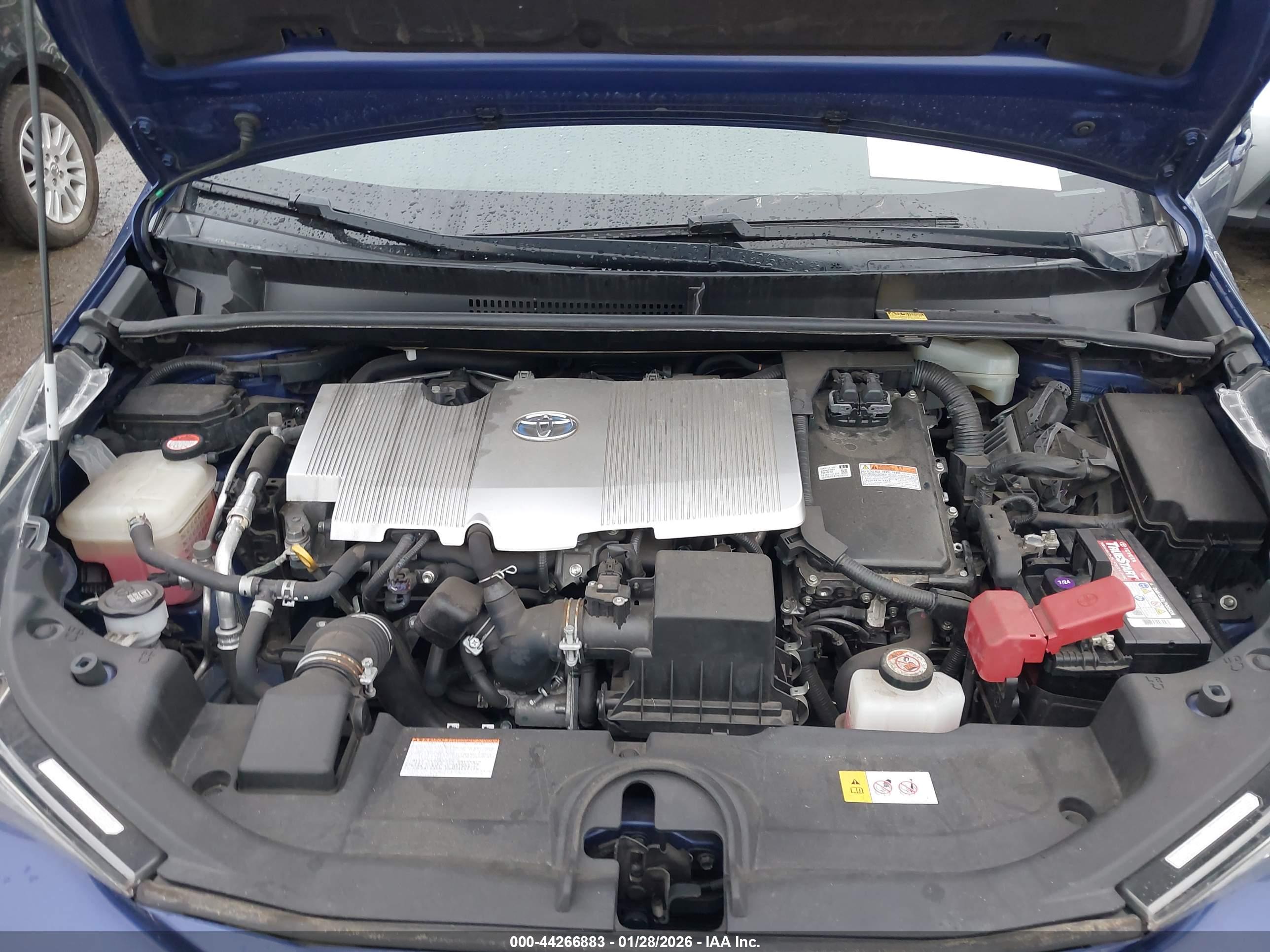 TOYOTA PRIUS image 10