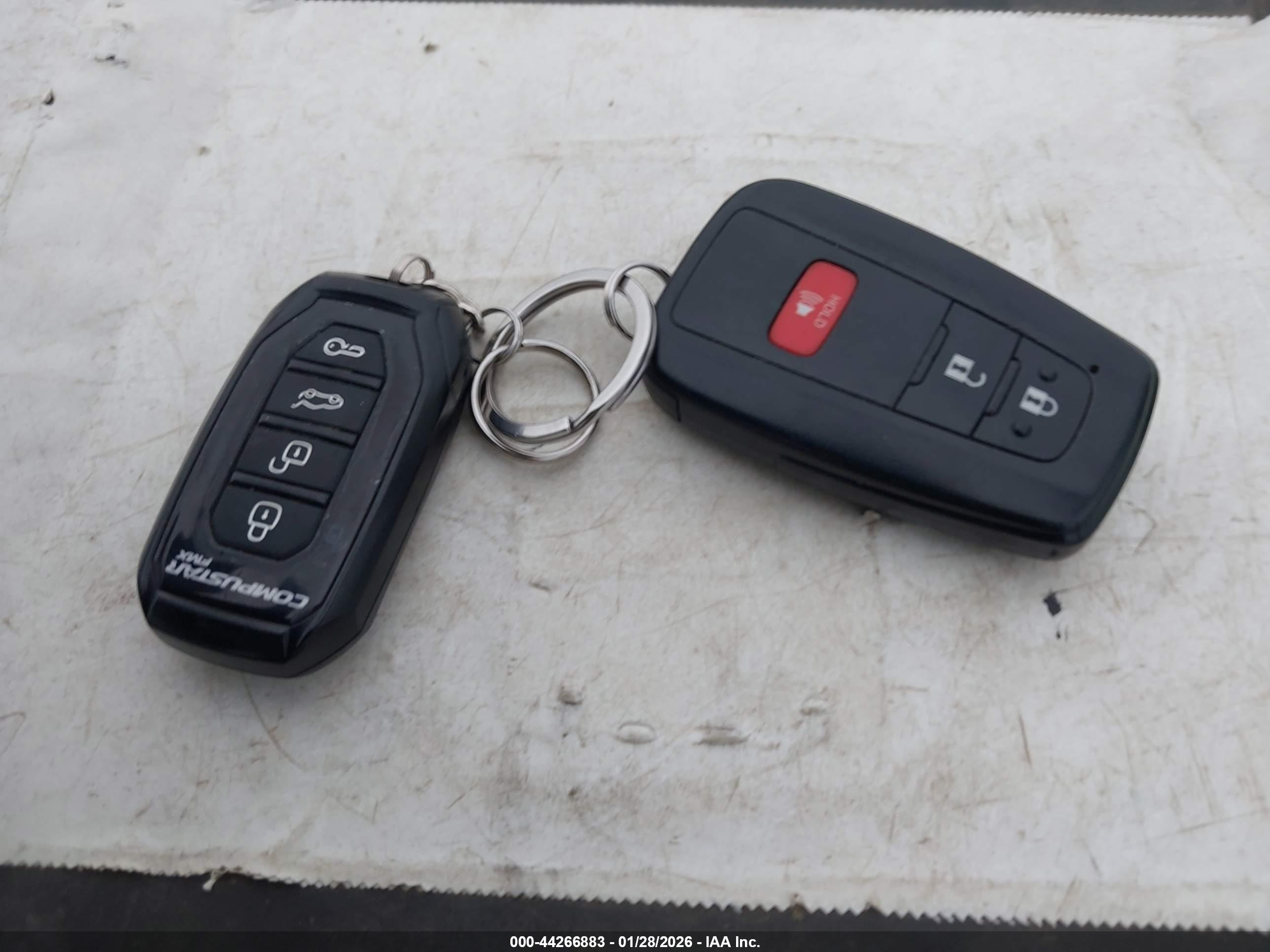 TOYOTA PRIUS image 11