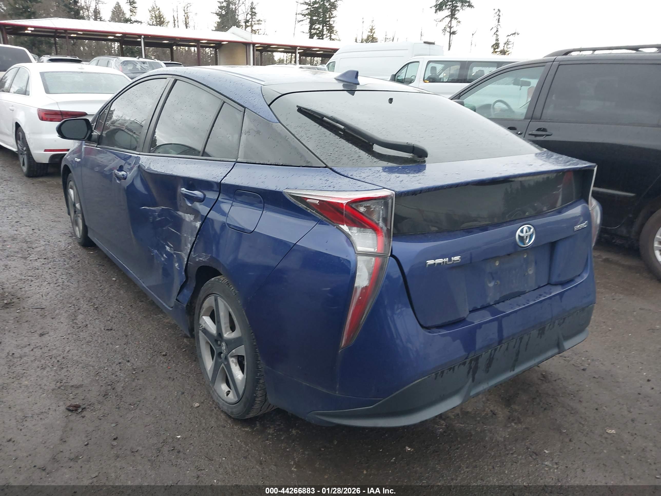 TOYOTA PRIUS image 3