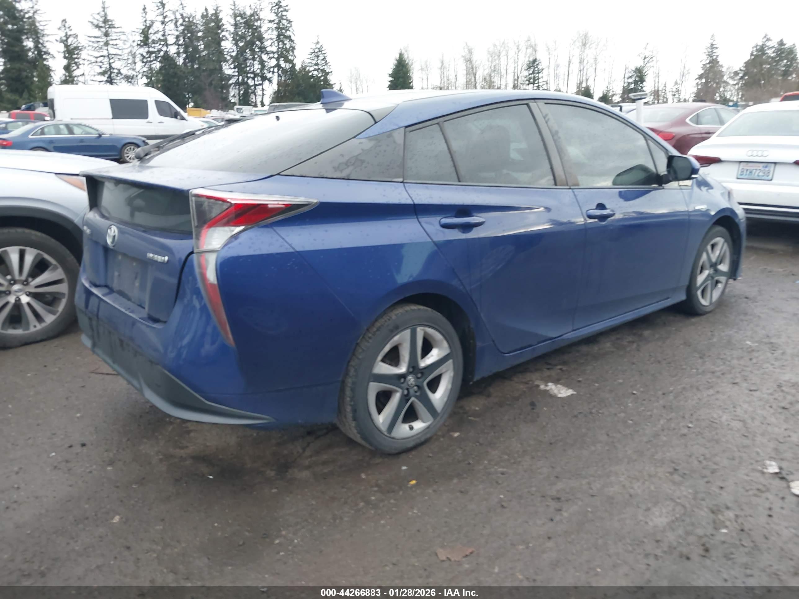 TOYOTA PRIUS image 4