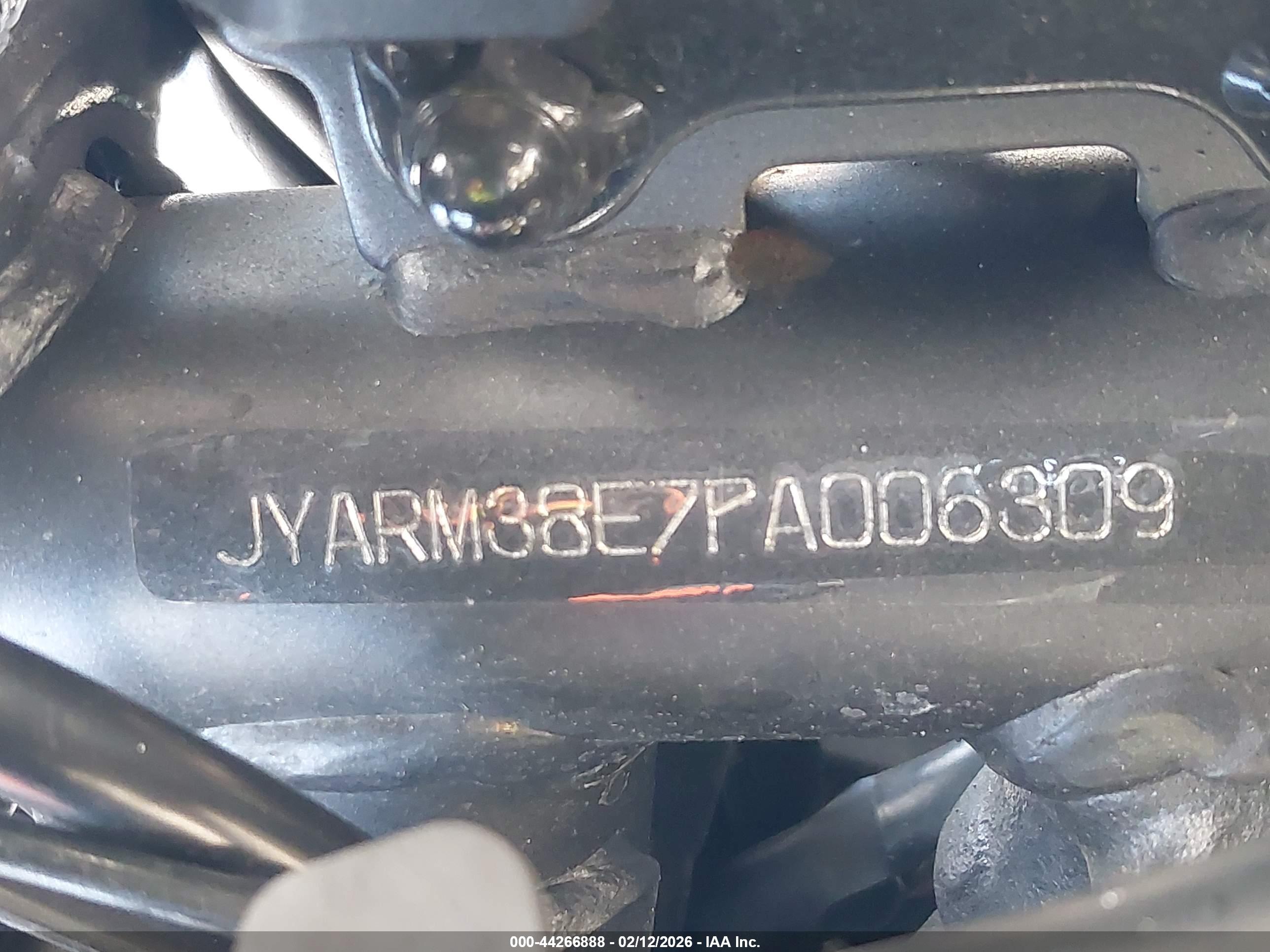 YAMAHA YZFR7 image 10