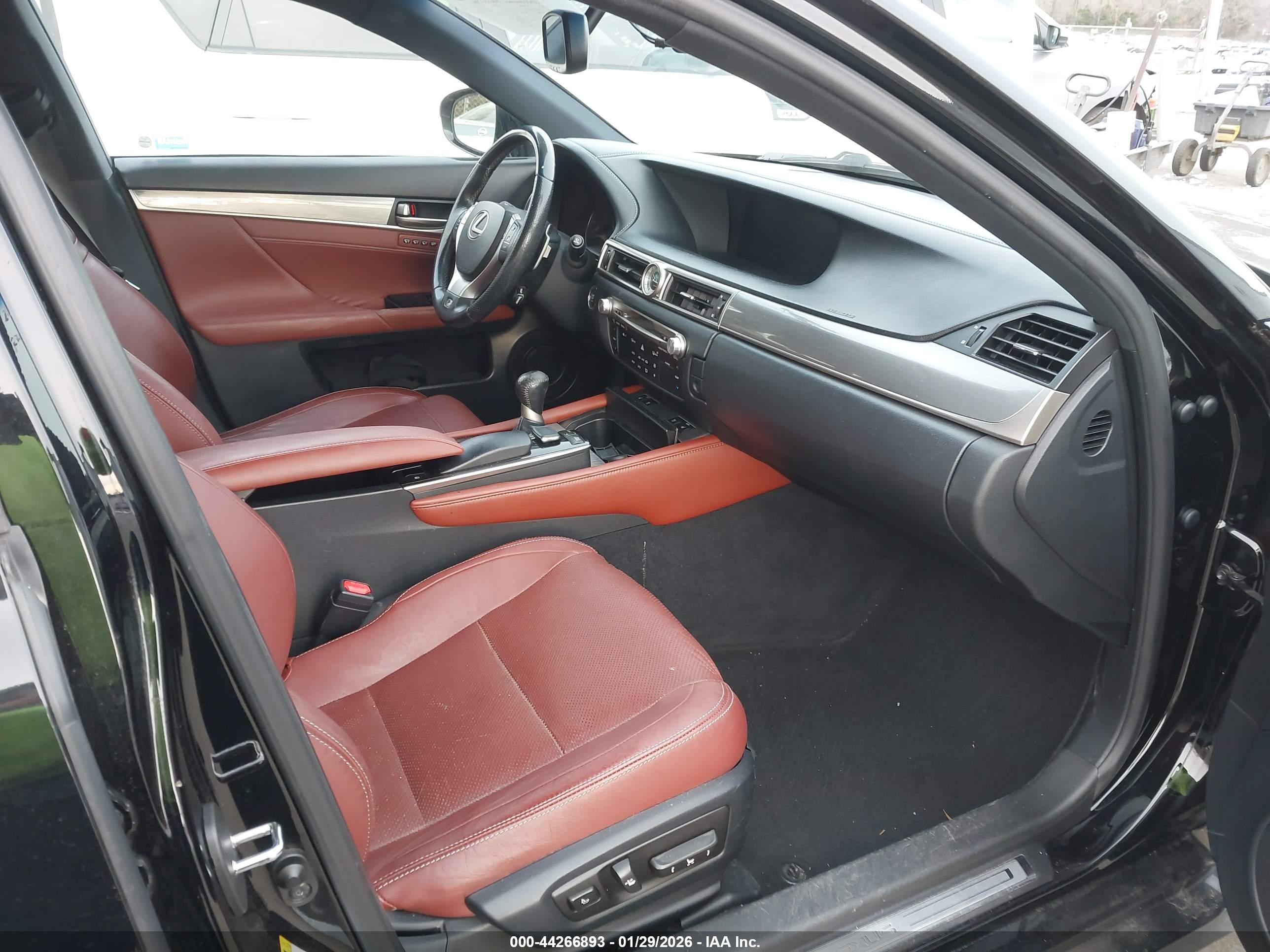 LEXUS GS image 5