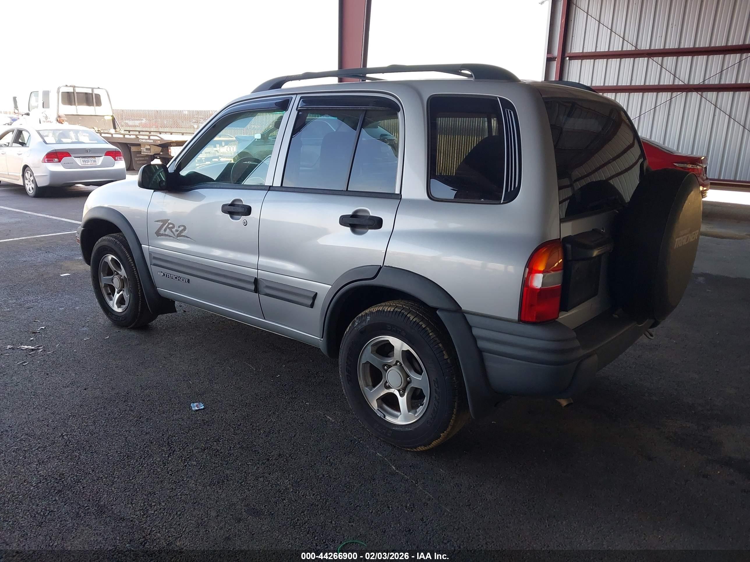 CHEVROLET TRACKER image 3