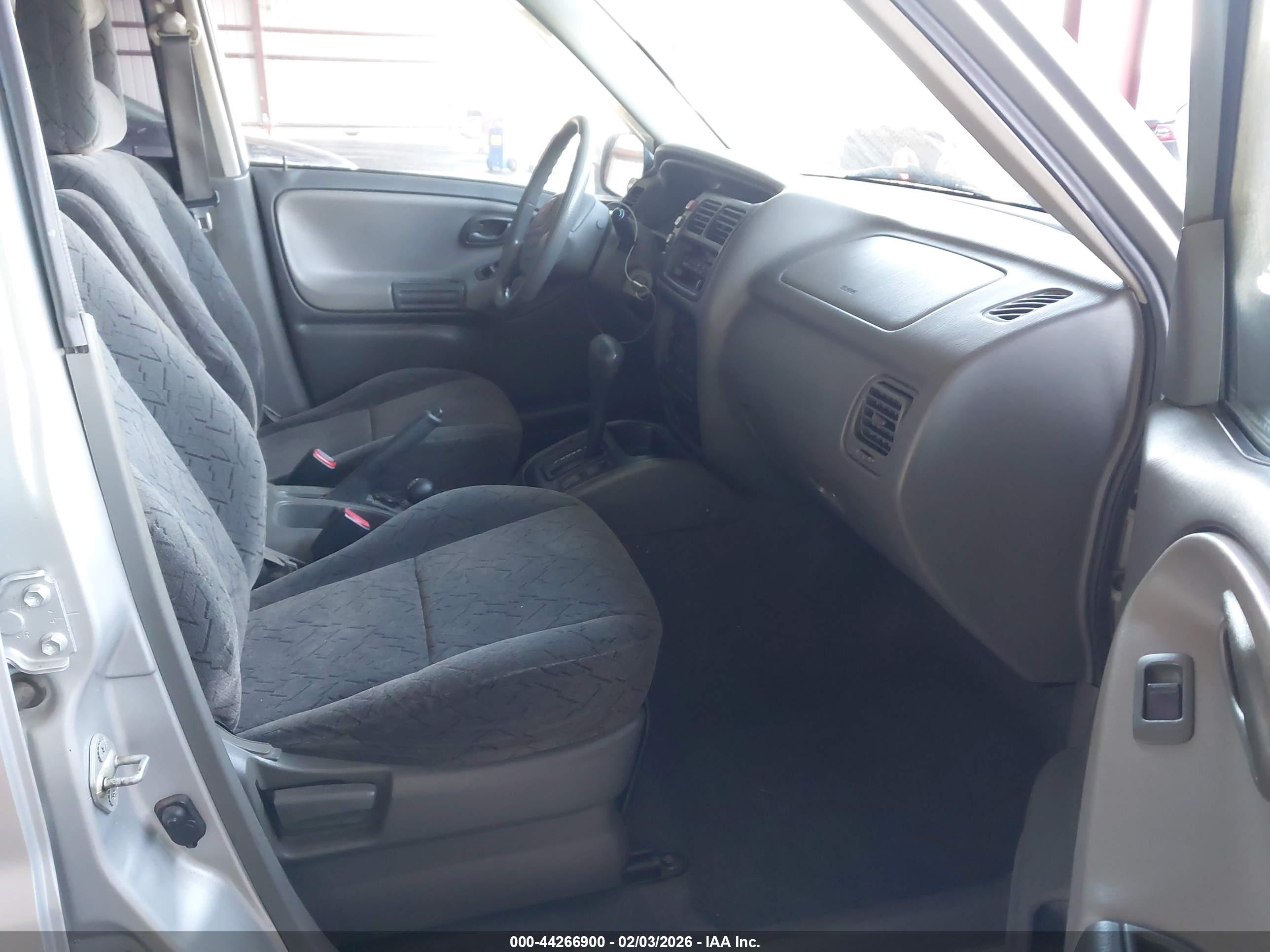 CHEVROLET TRACKER image 5