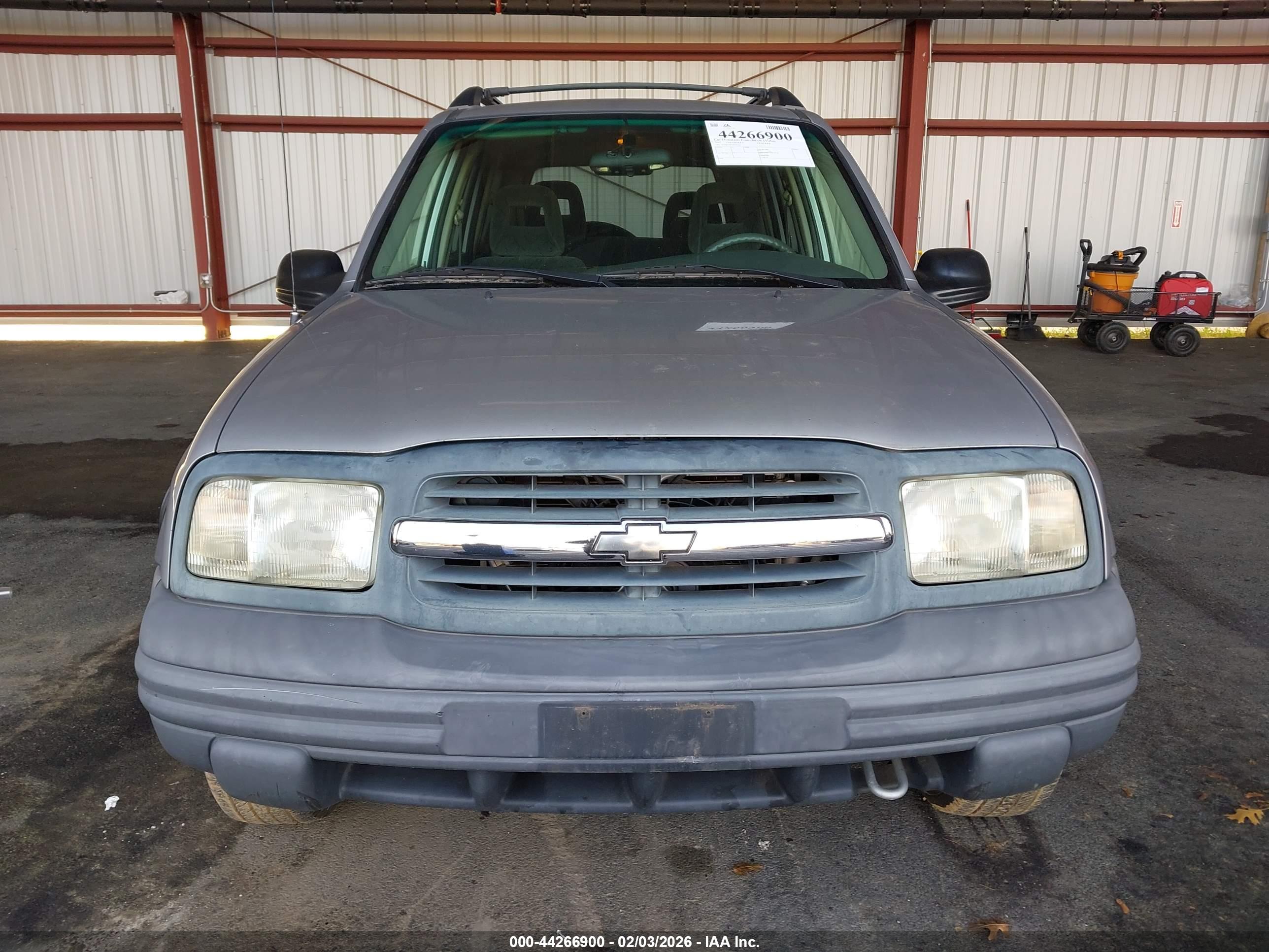 CHEVROLET TRACKER image 6