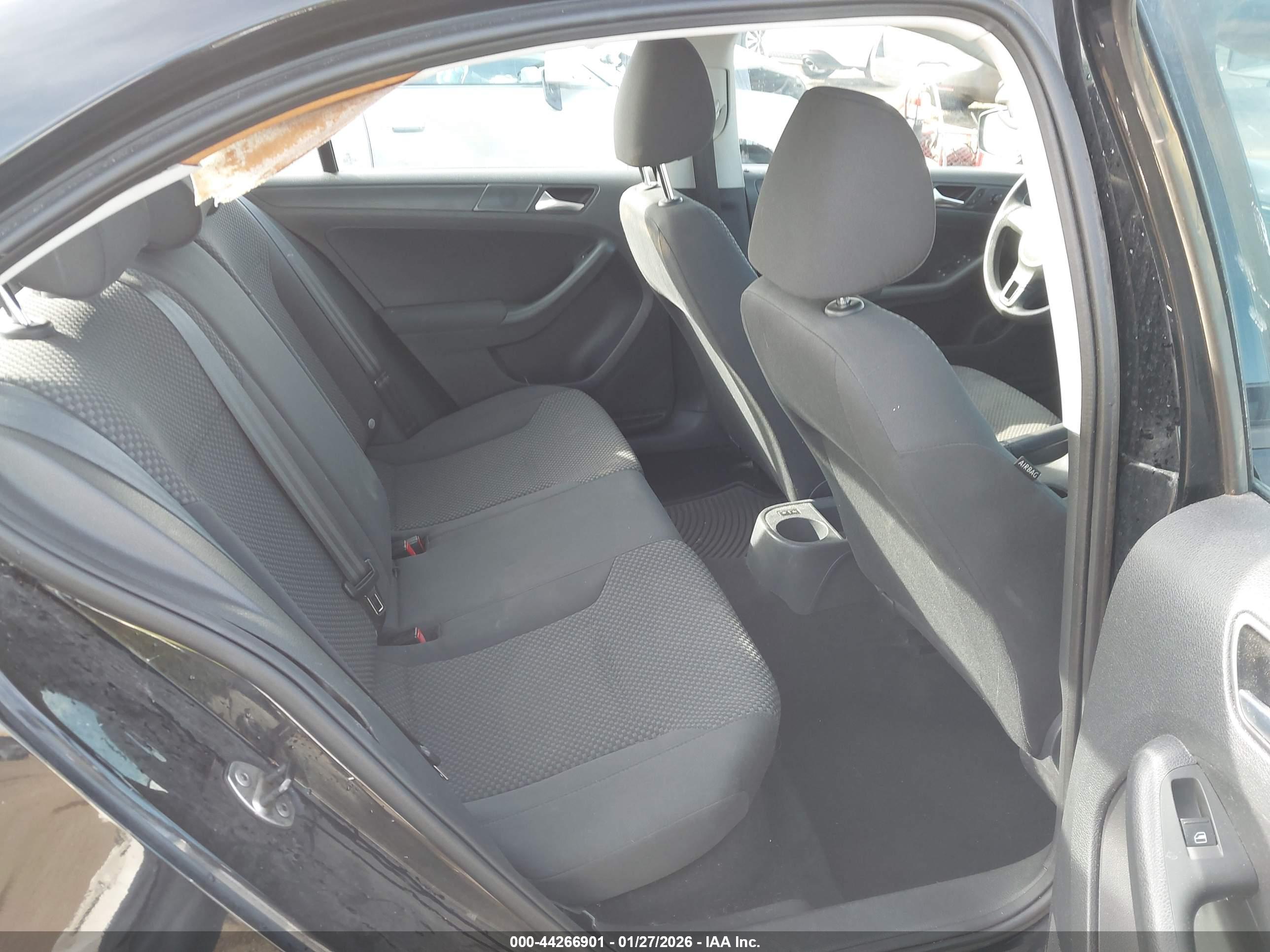 VOLKSWAGEN JETTA image 8