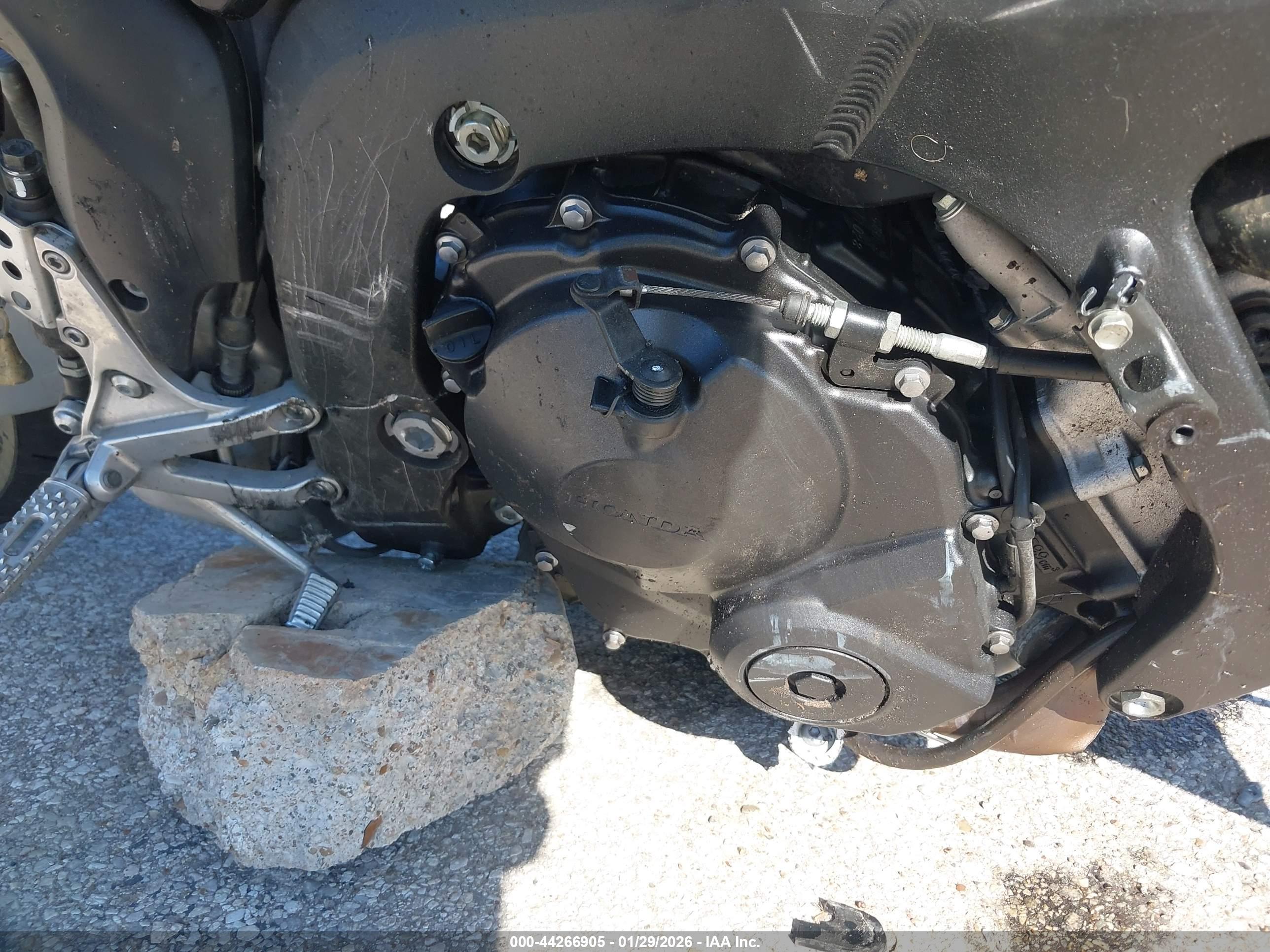 HONDA CBR600 image 8
