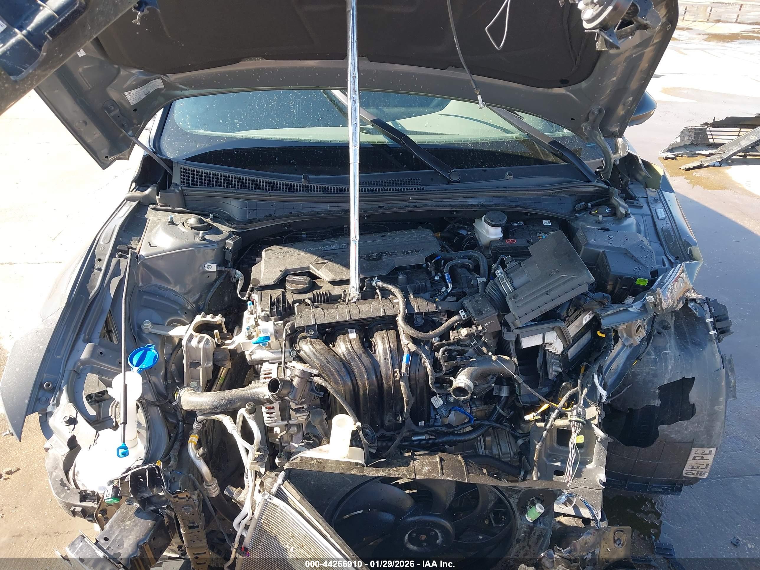 HYUNDAI ELANTRA image 10