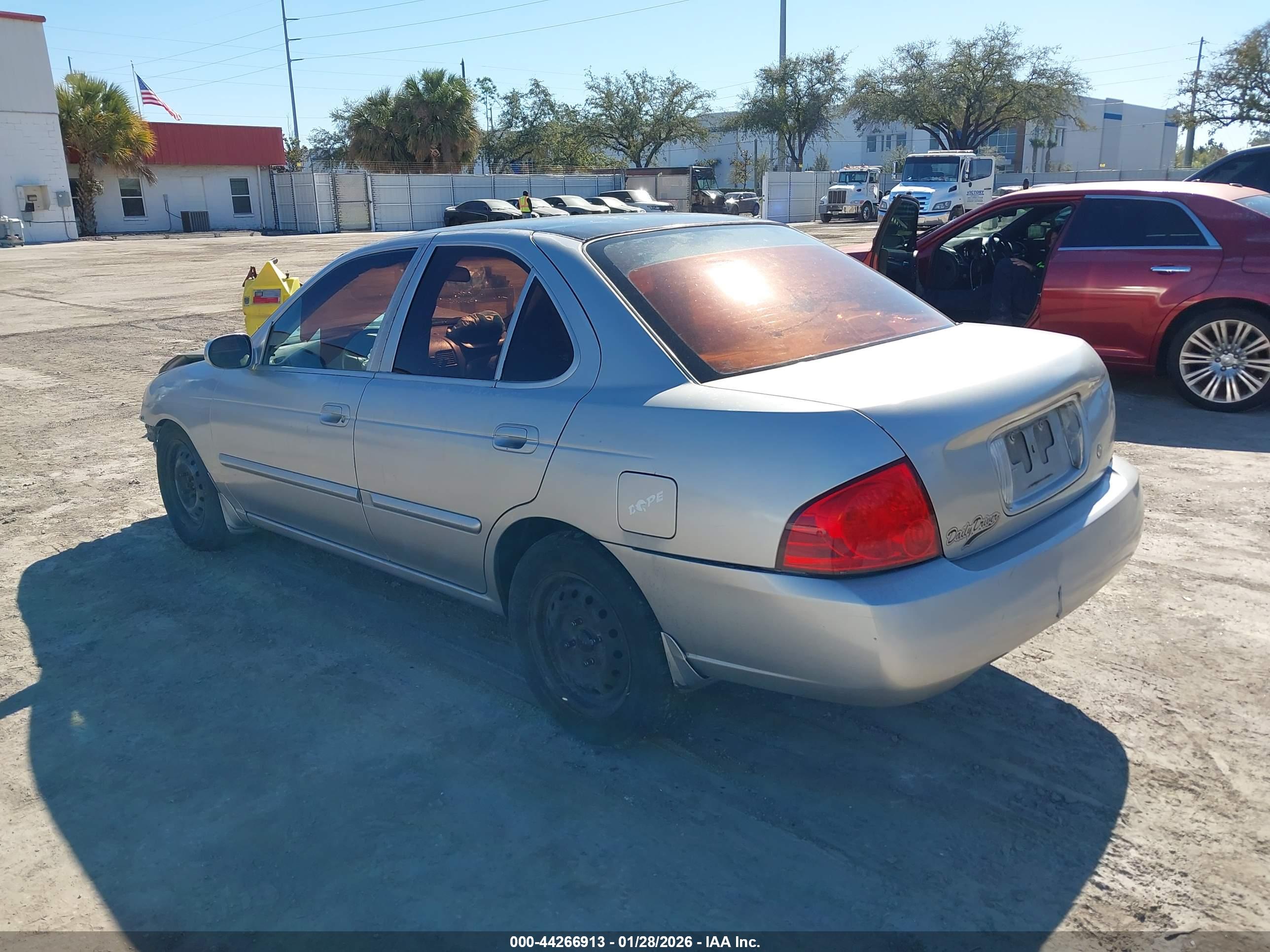 NISSAN SENTRA image 3