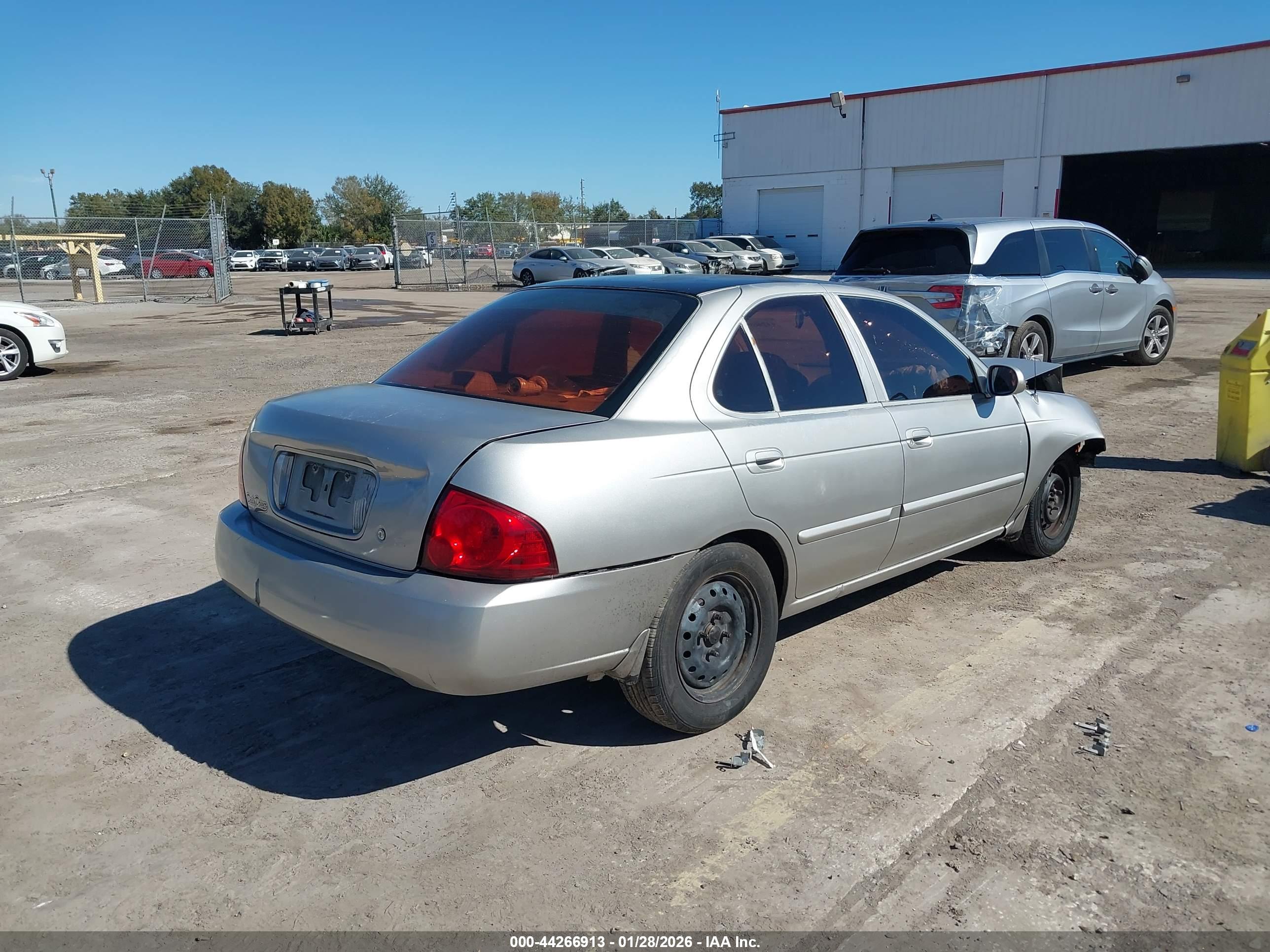 NISSAN SENTRA image 4
