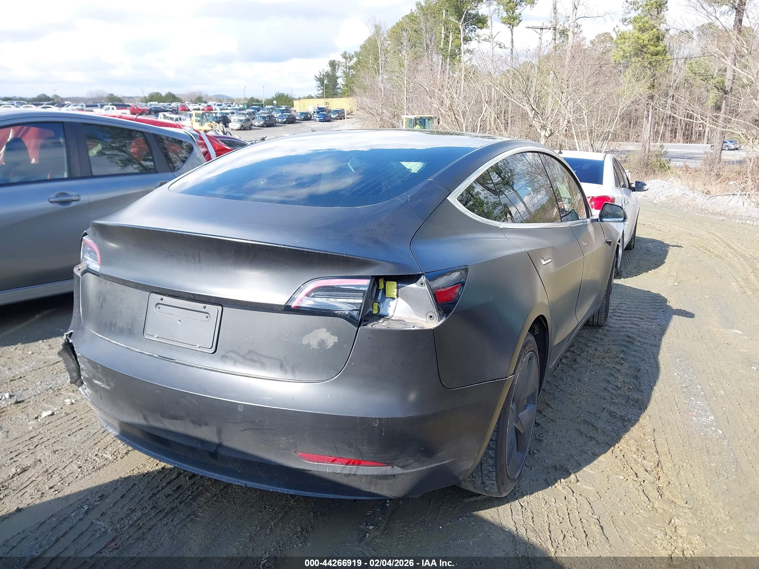 TESLA MODEL image 4