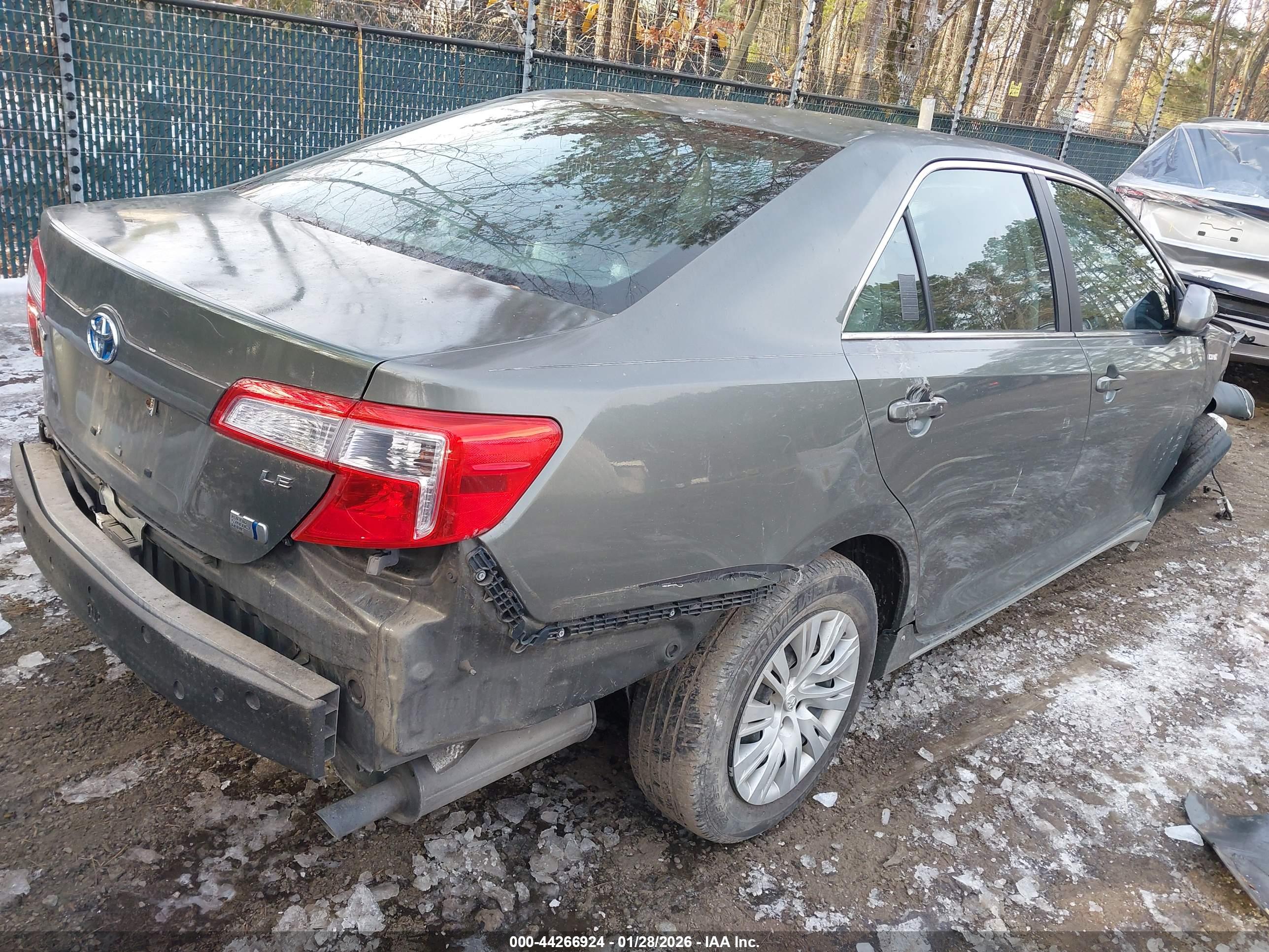 TOYOTA CAMRY image 4
