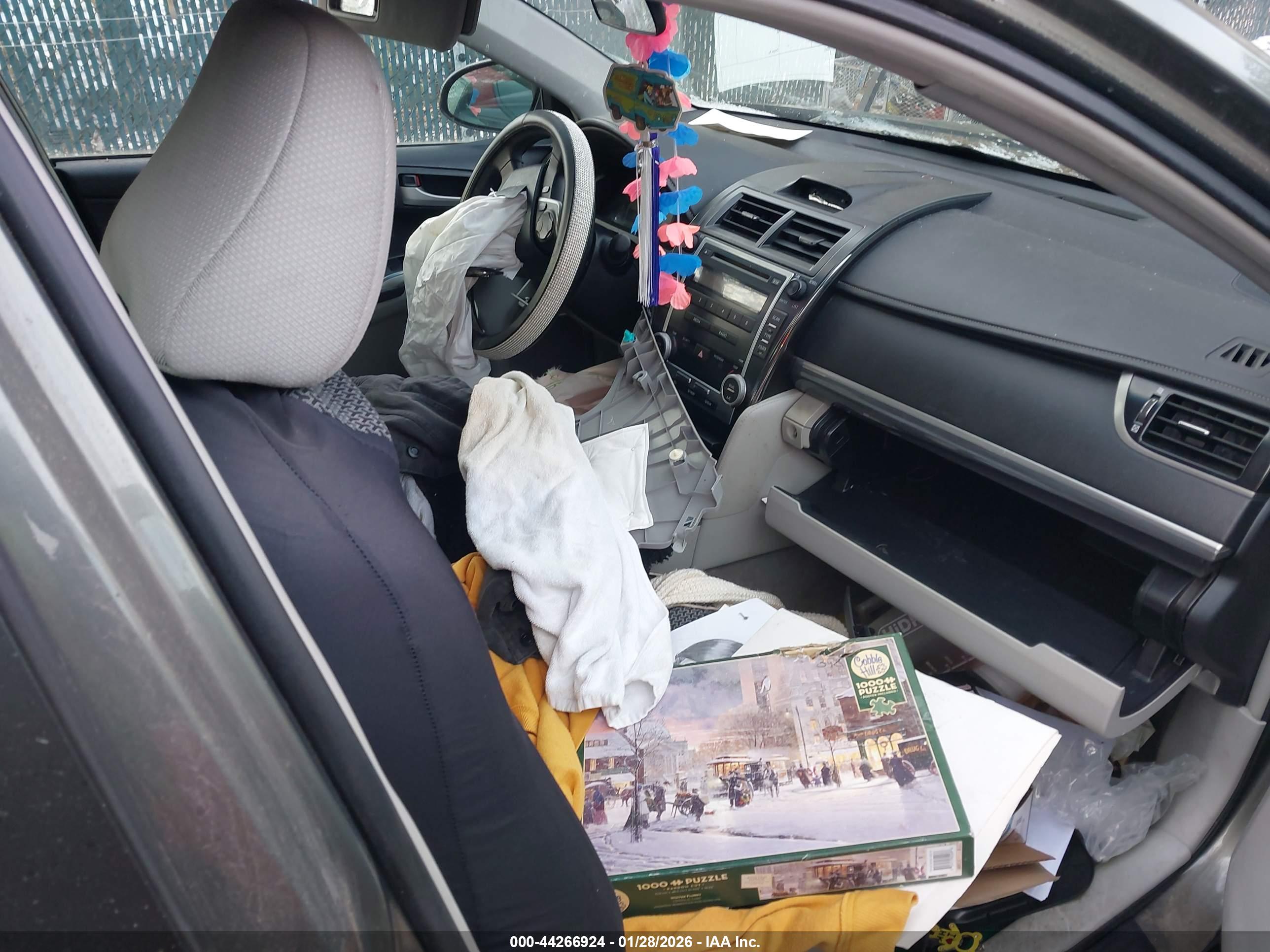 TOYOTA CAMRY image 5