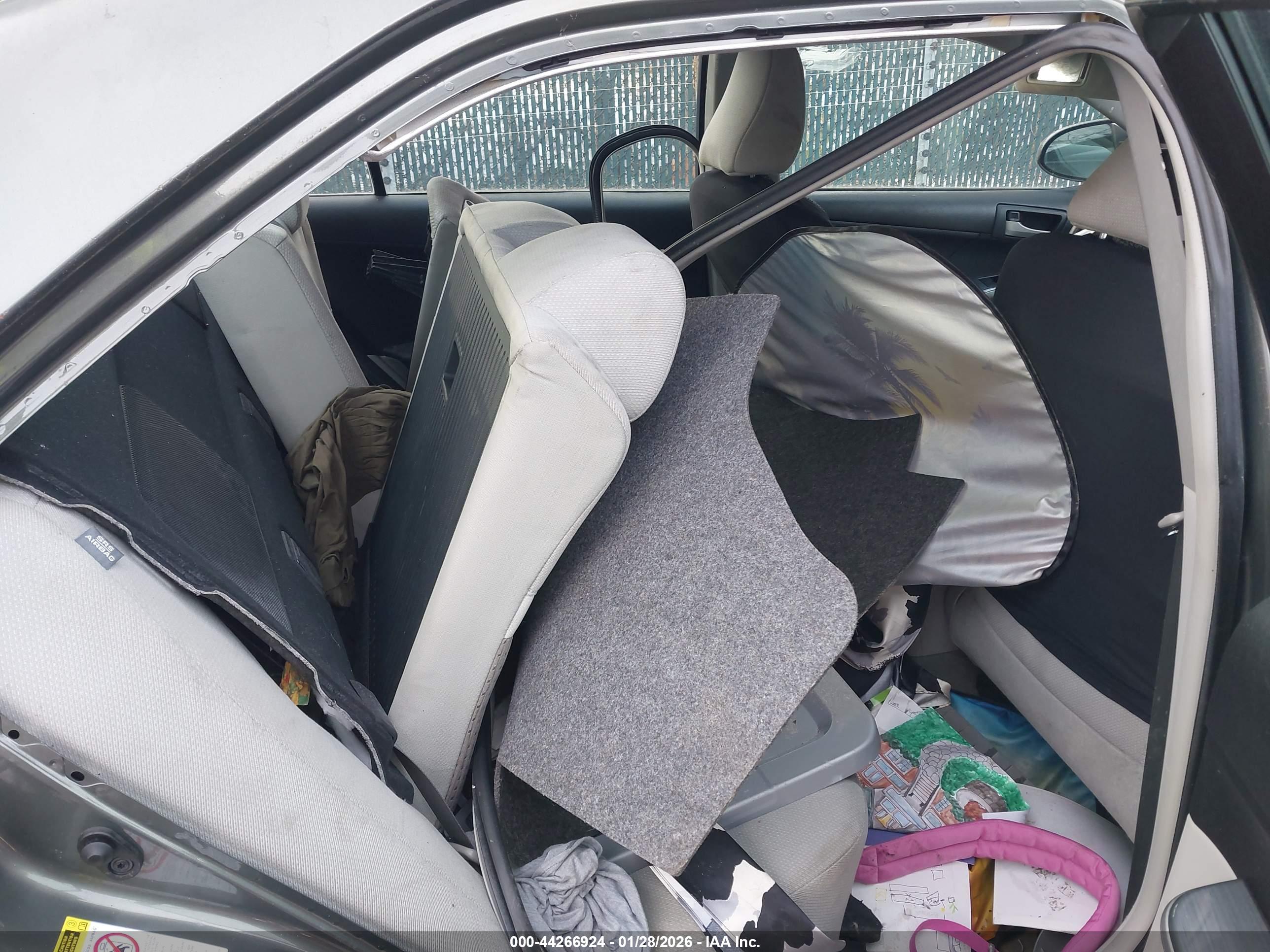 TOYOTA CAMRY image 8