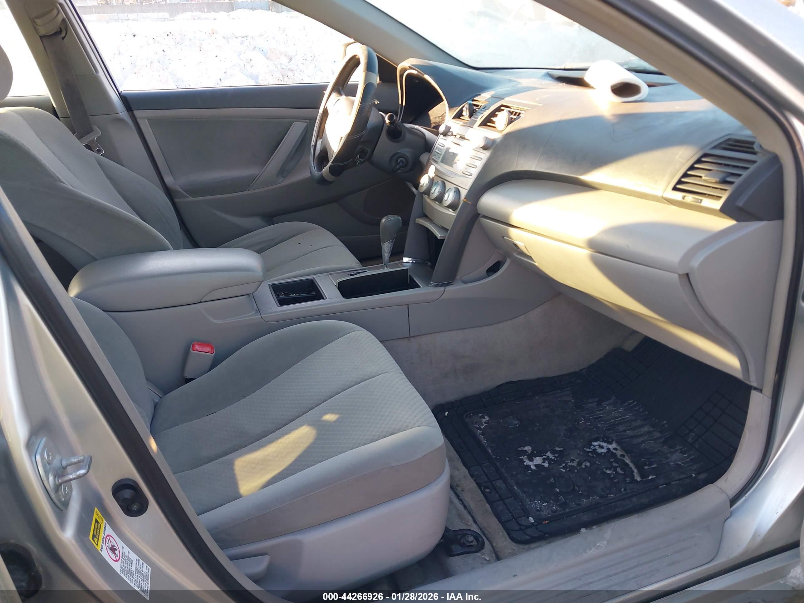 TOYOTA CAMRY image 5