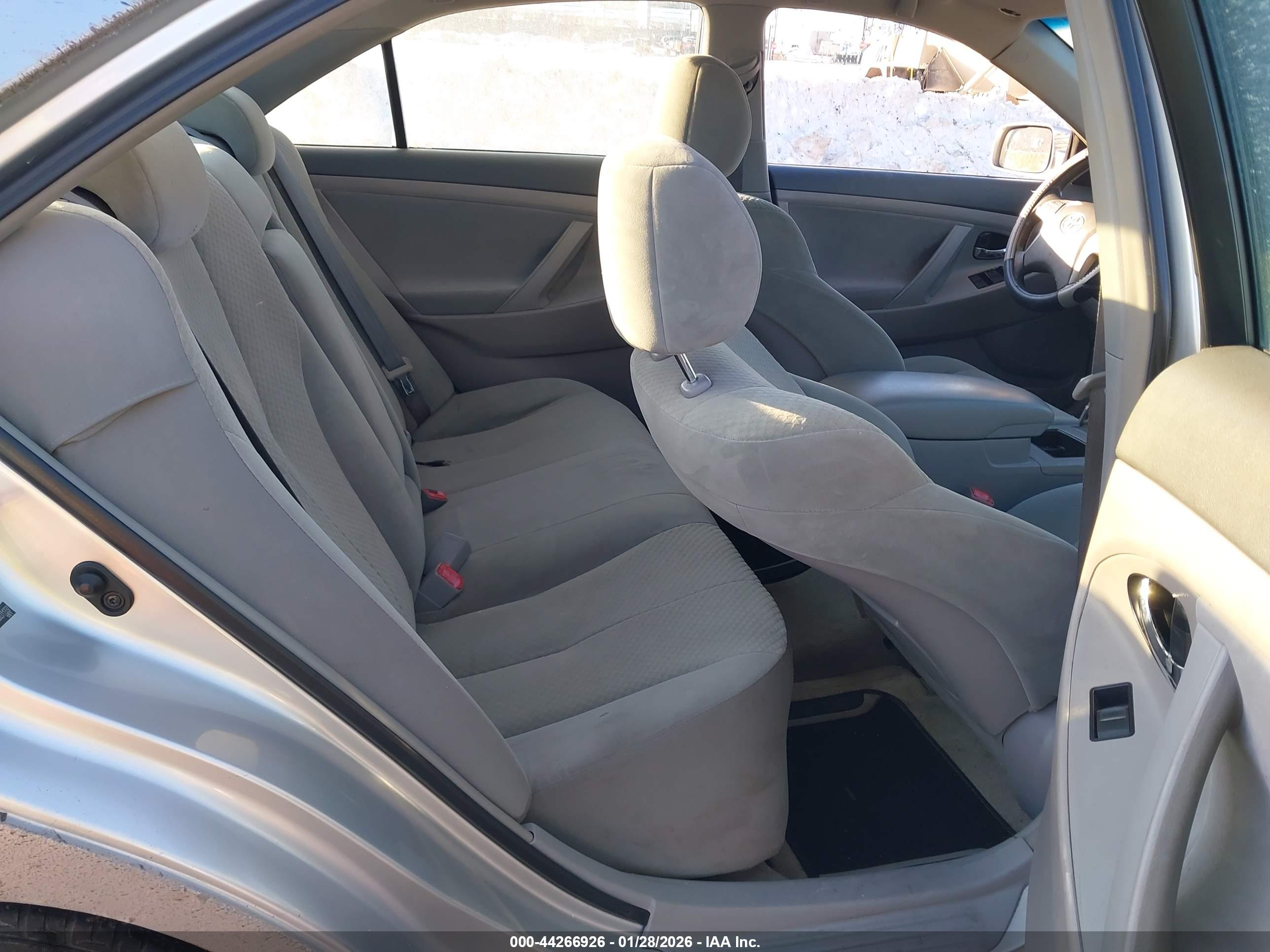 TOYOTA CAMRY image 8