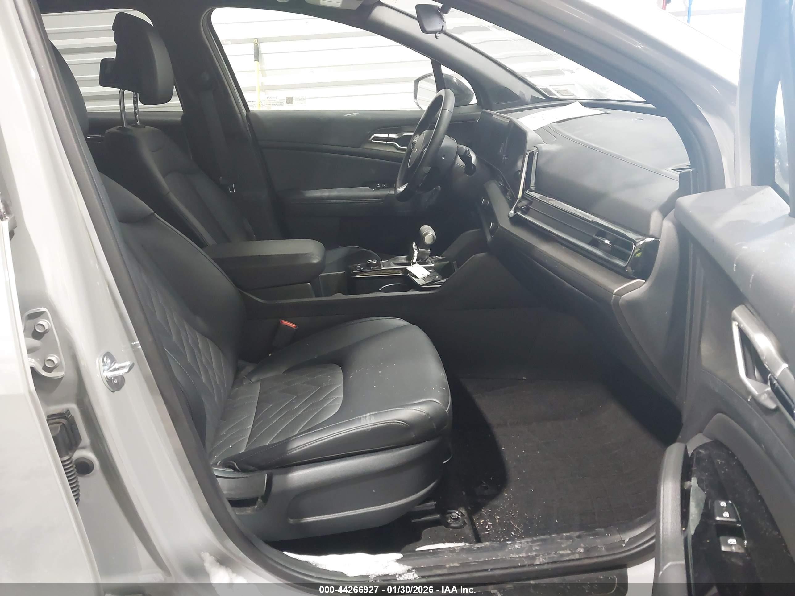 KIA SPORTAGE image 5