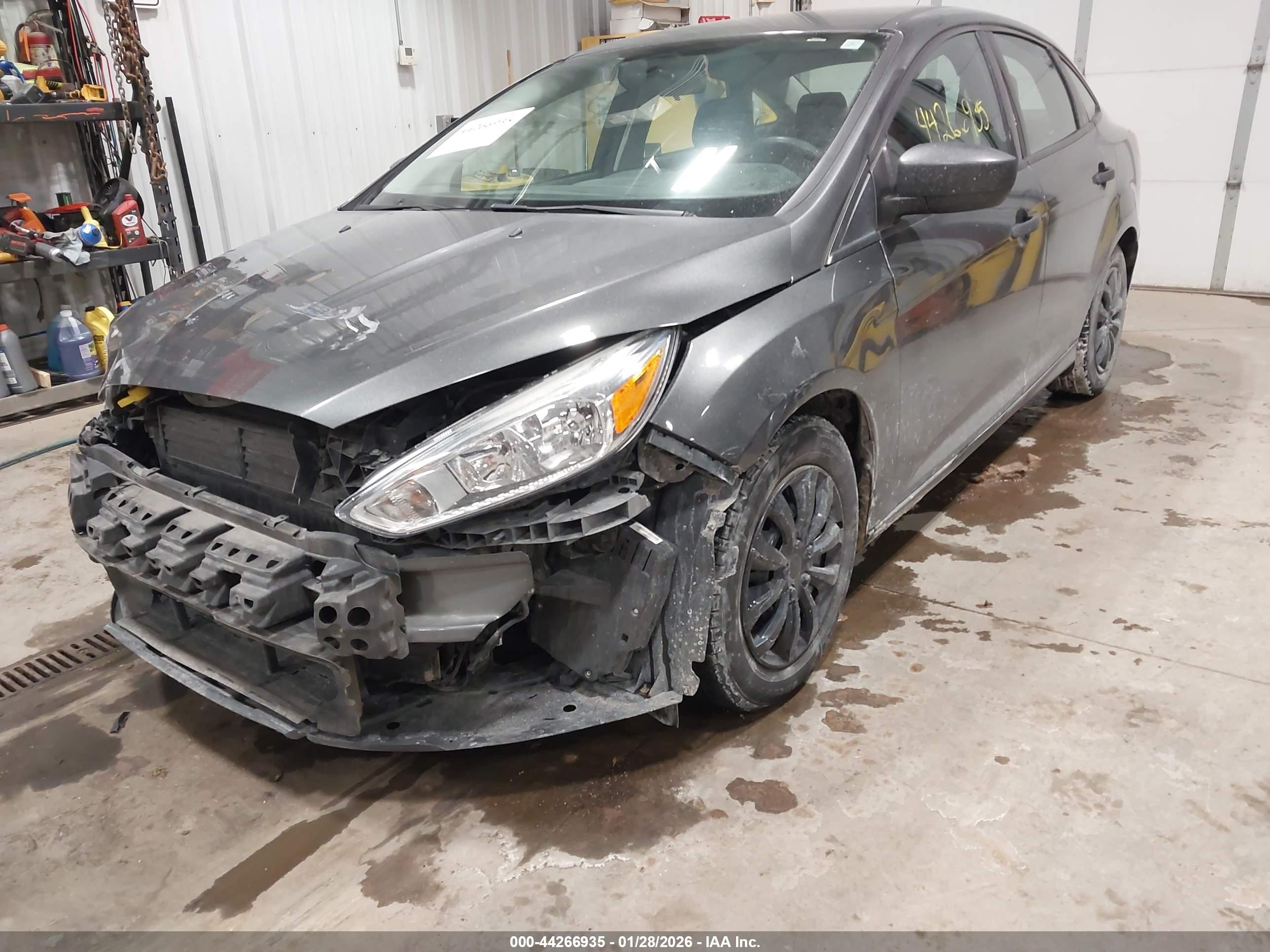 FORD FOCUS image 2