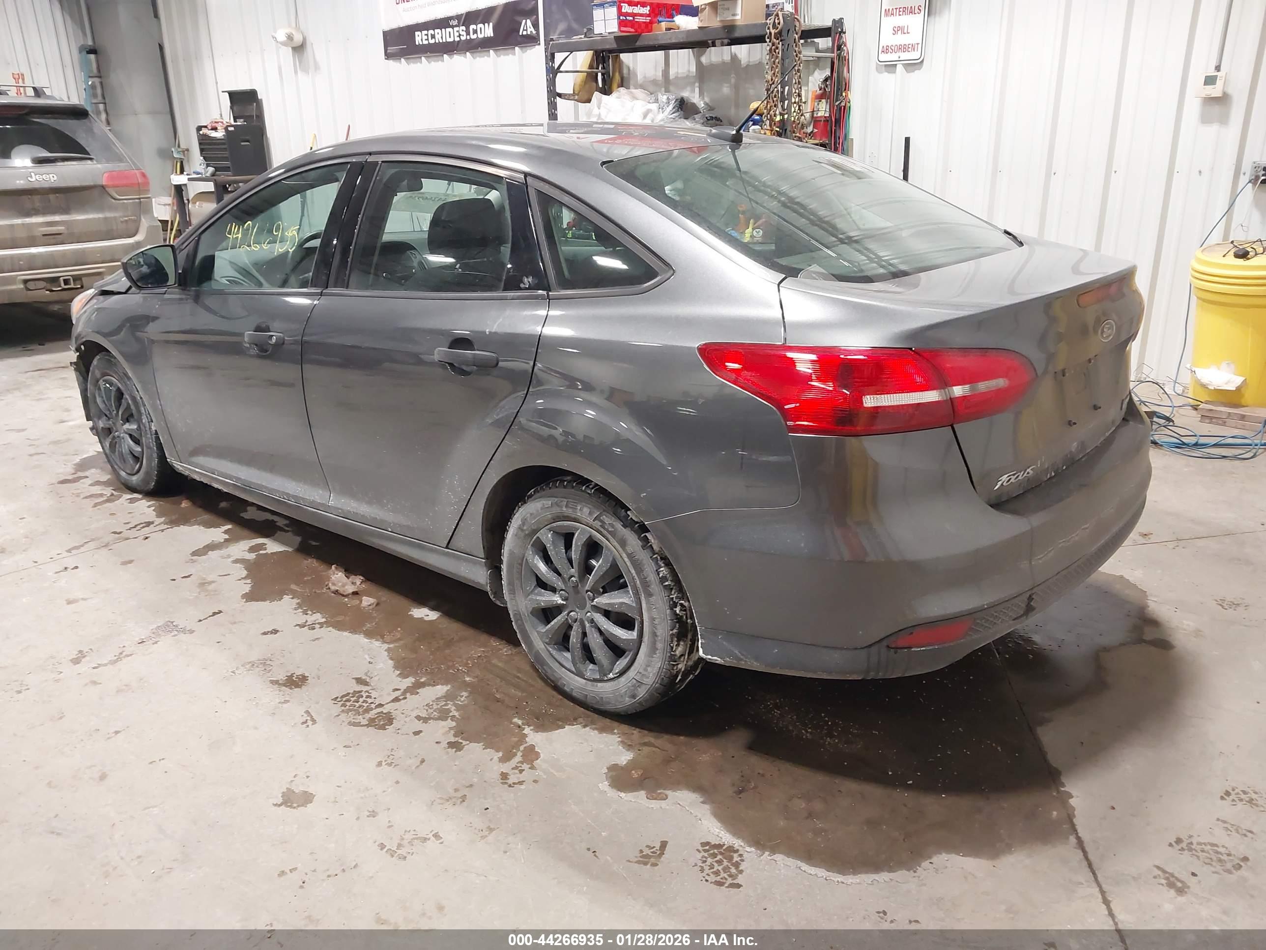 FORD FOCUS image 3