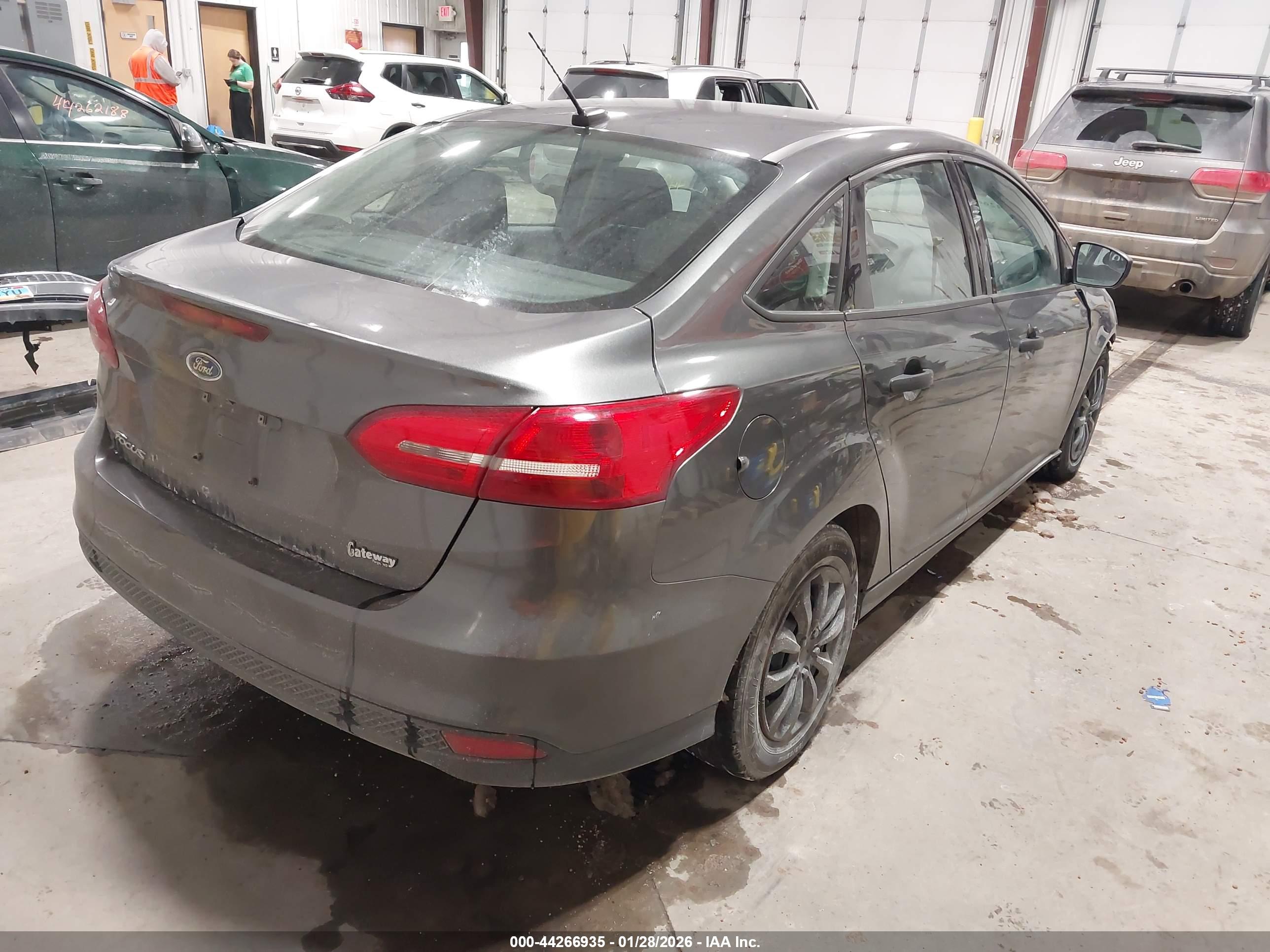 FORD FOCUS image 4