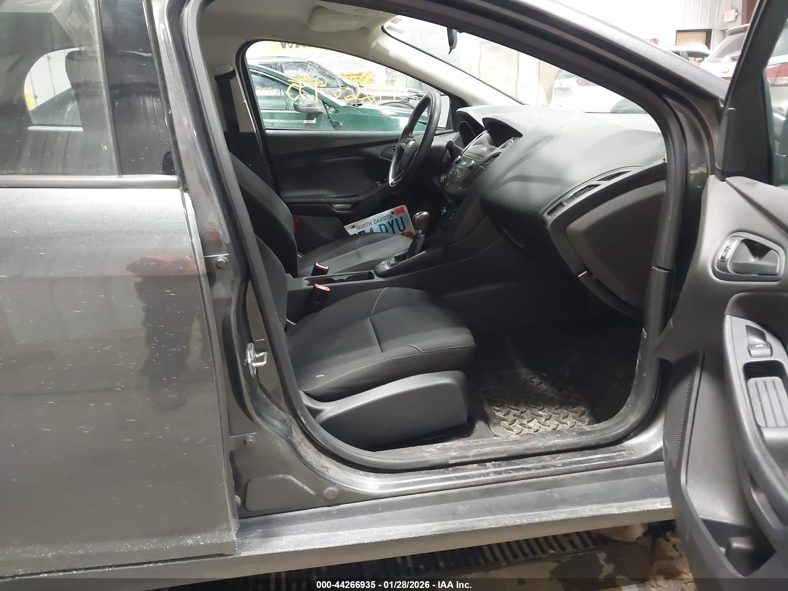 FORD FOCUS image 5