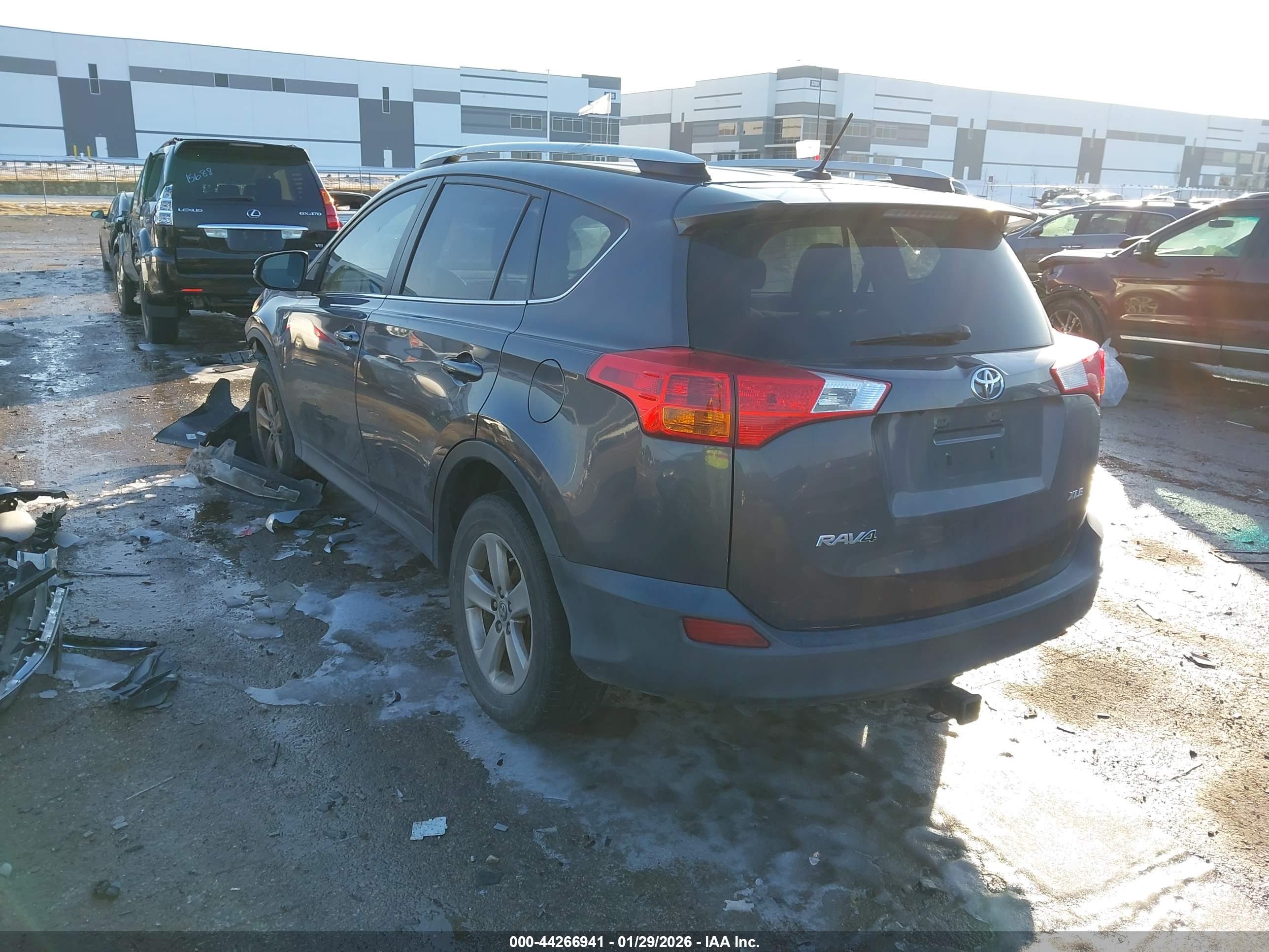TOYOTA RAV4 image 3