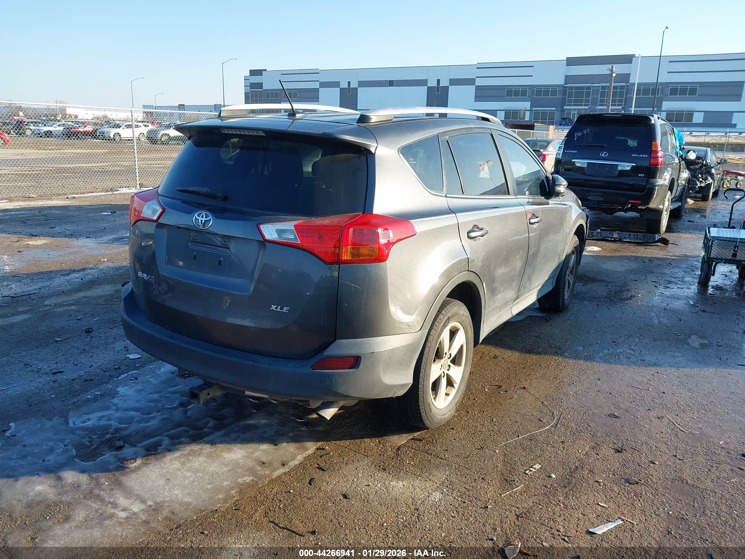TOYOTA RAV4 image 4