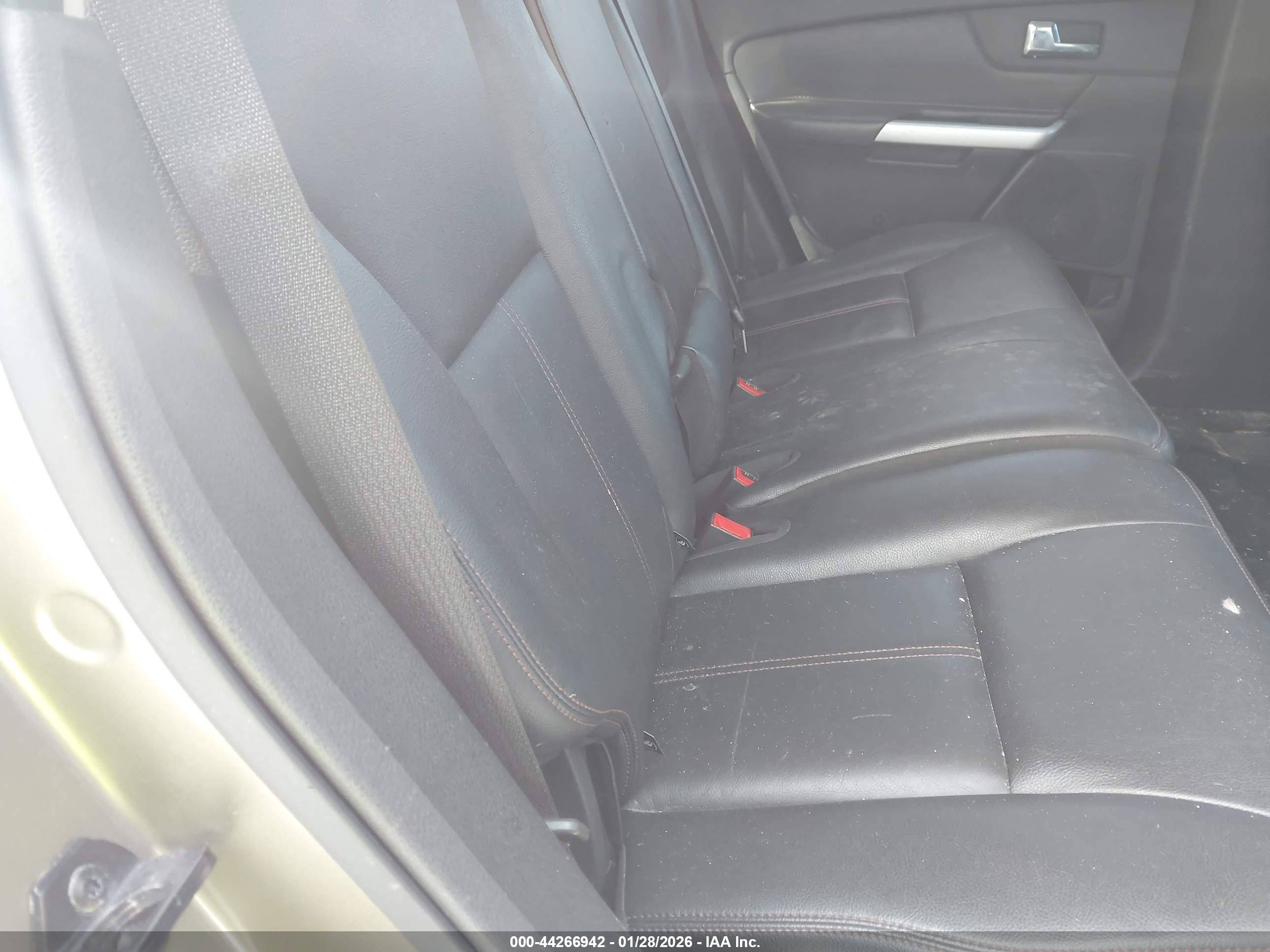 FORD EDGE image 8