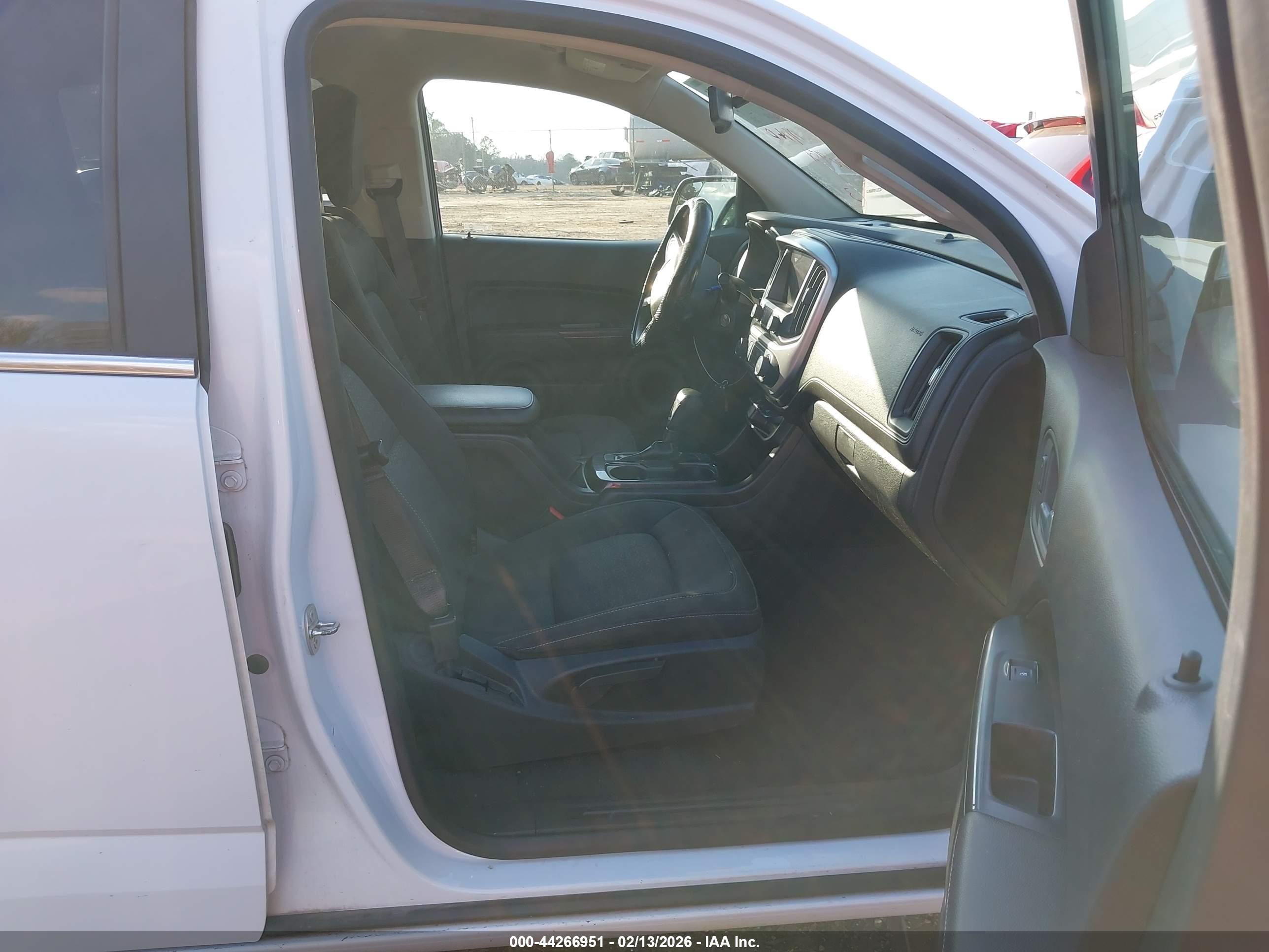 GMC CANYON image 5