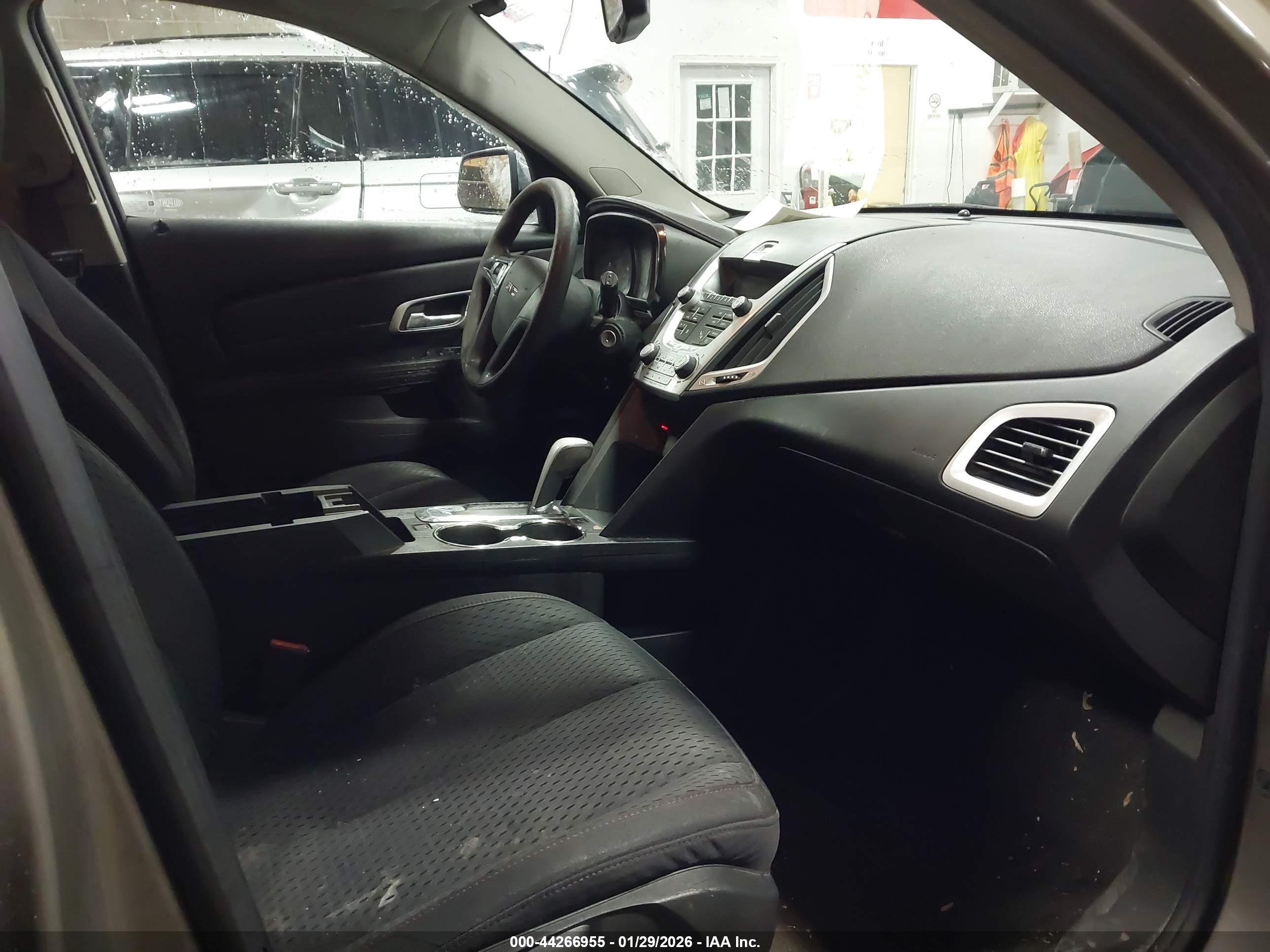 GMC TERRAIN image 5