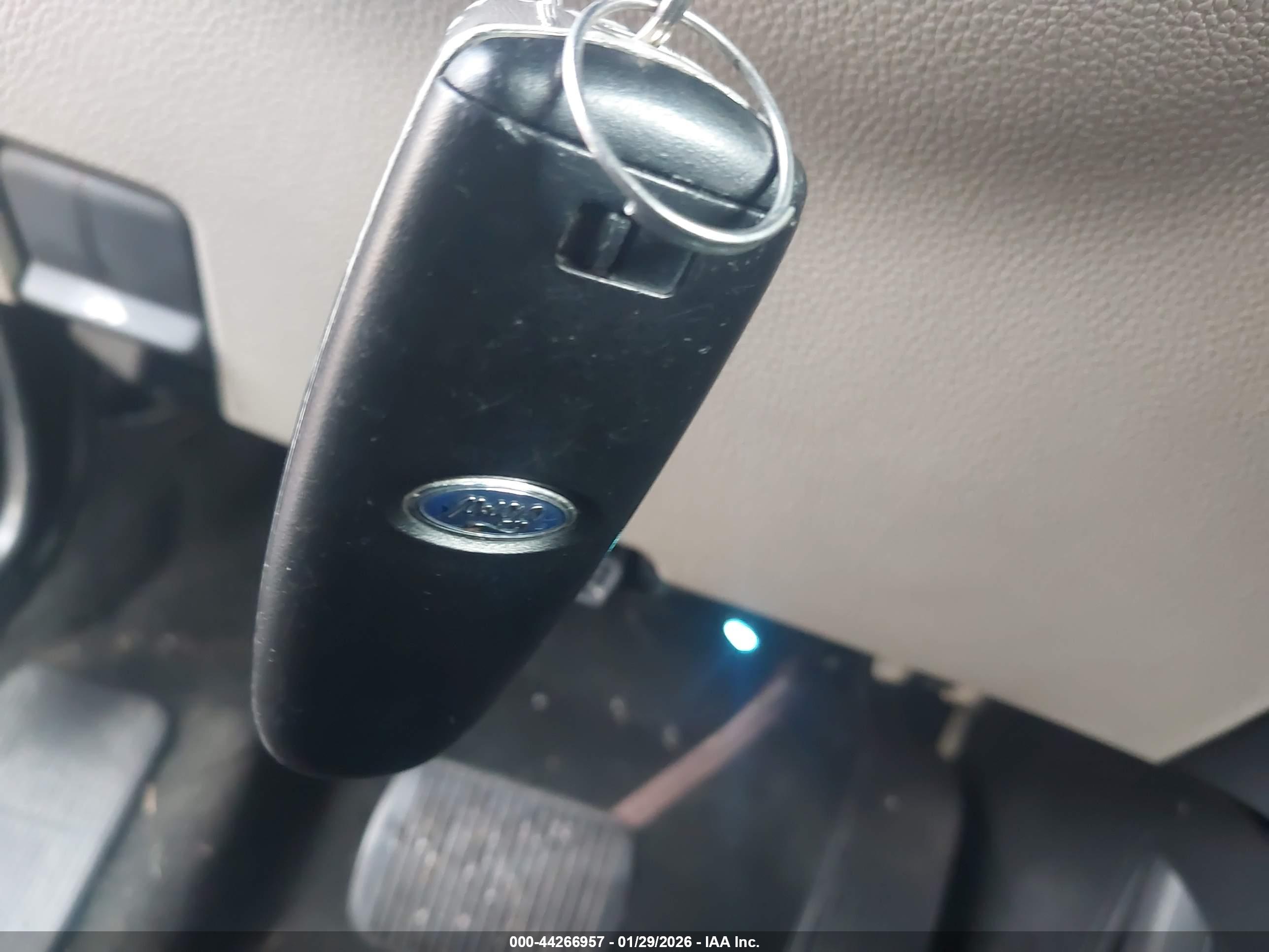 FORD EXPLORER image 11