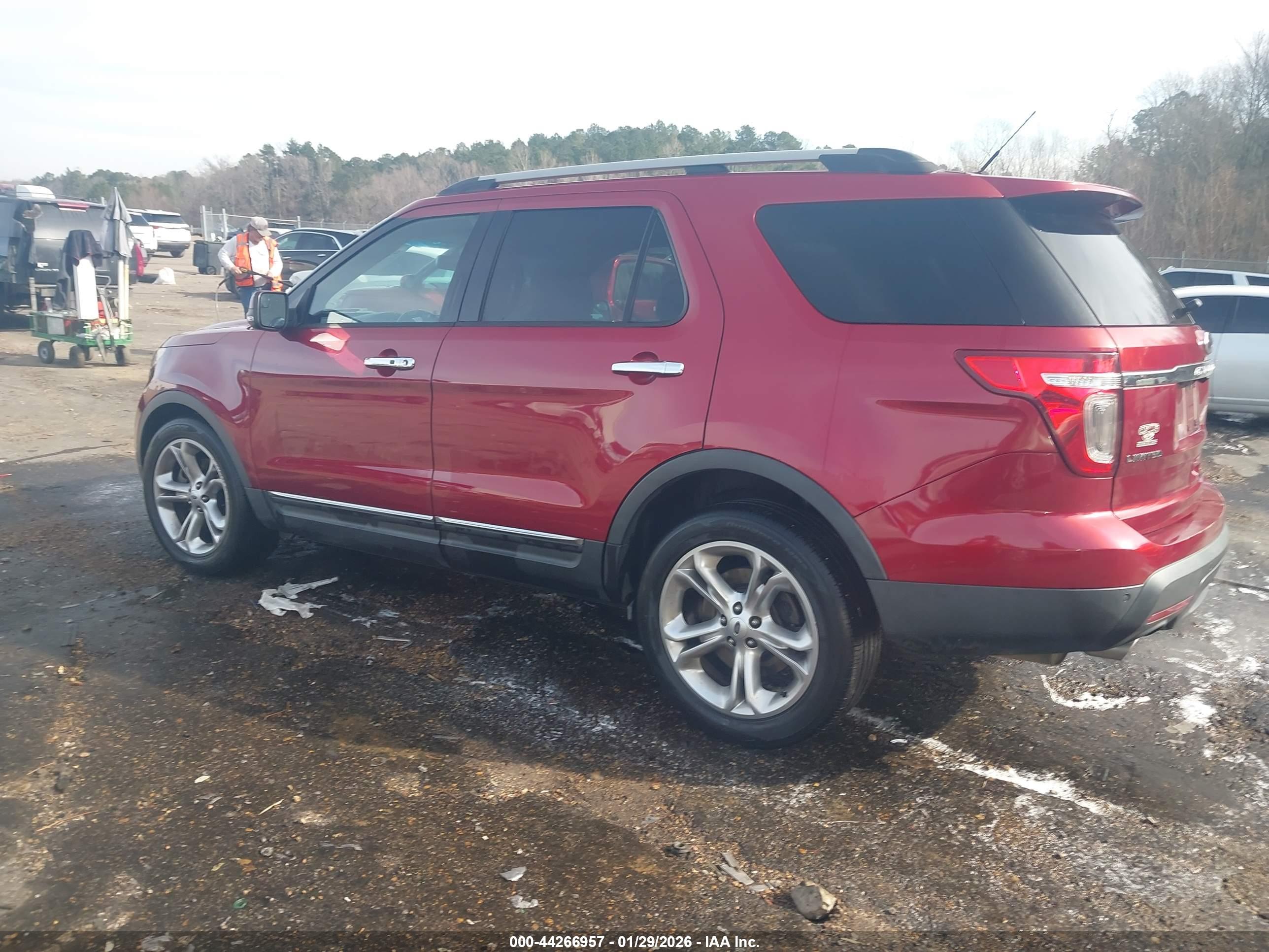 FORD EXPLORER image 3