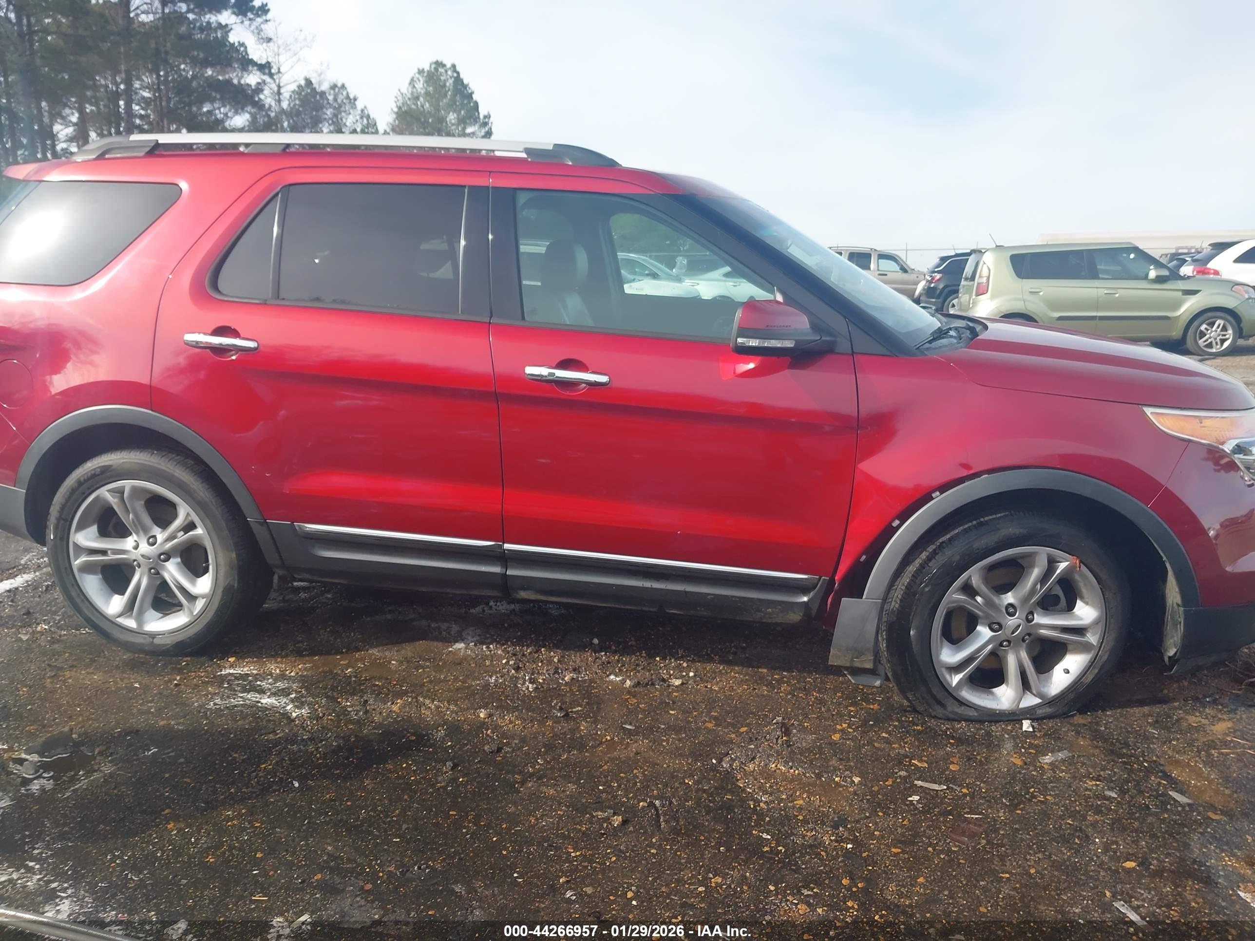 FORD EXPLORER image 6