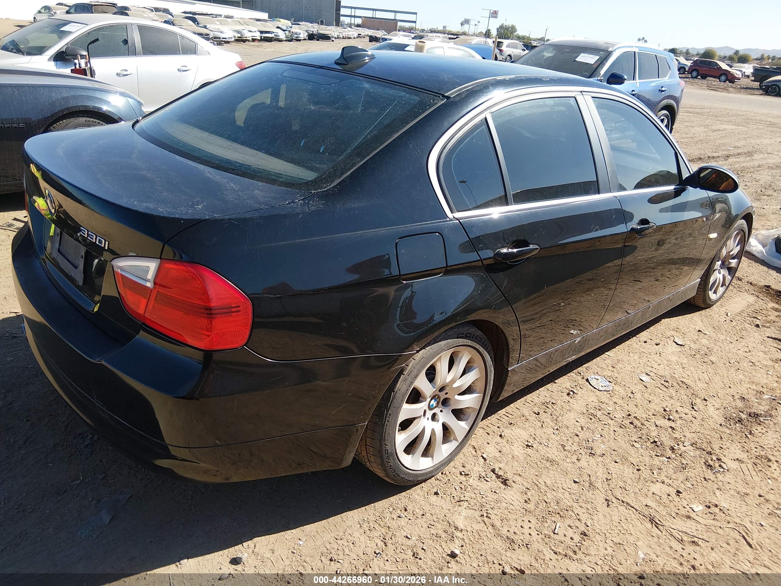 BMW 330I image 4