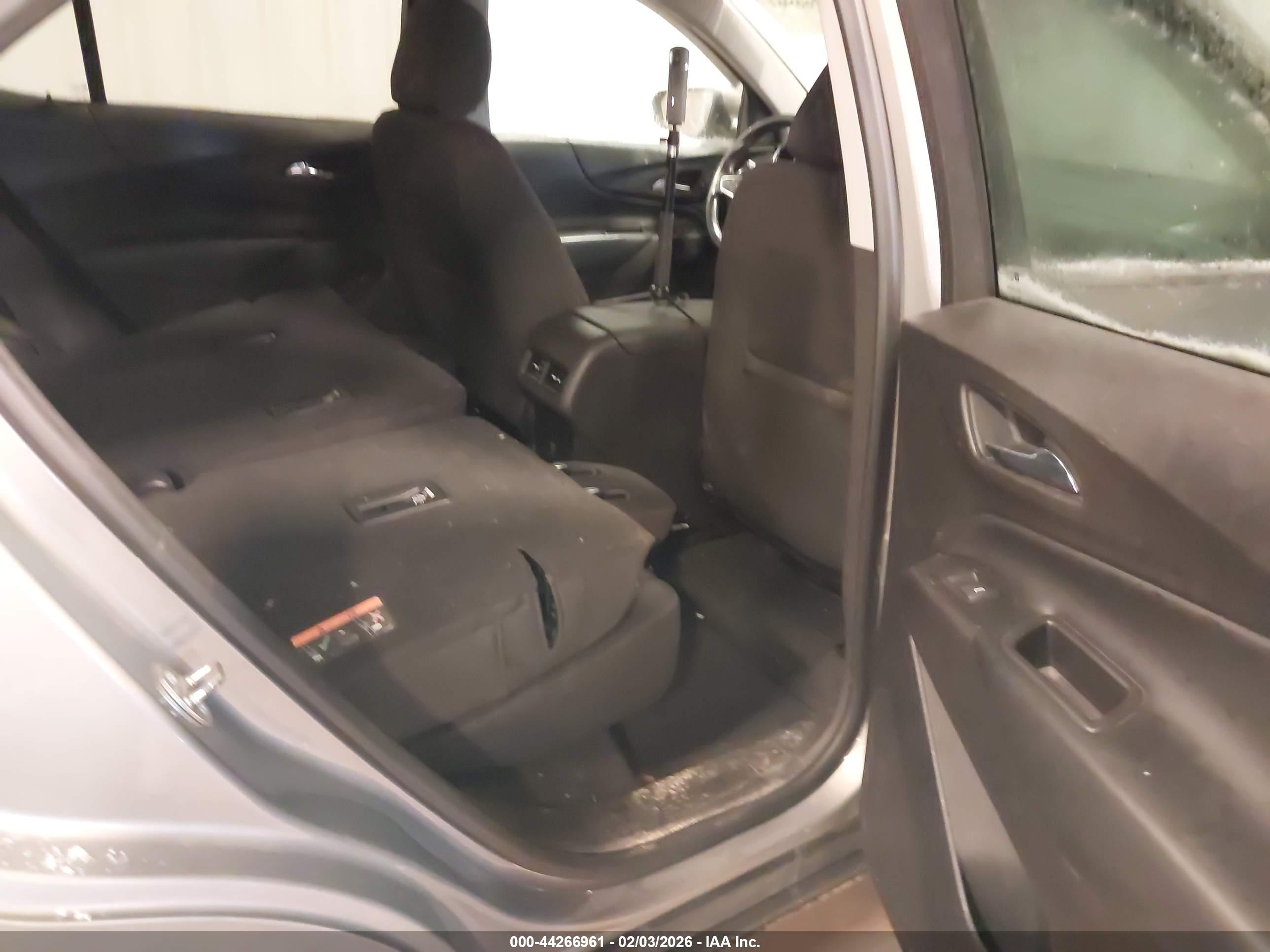 CHEVROLET EQUINOX image 8