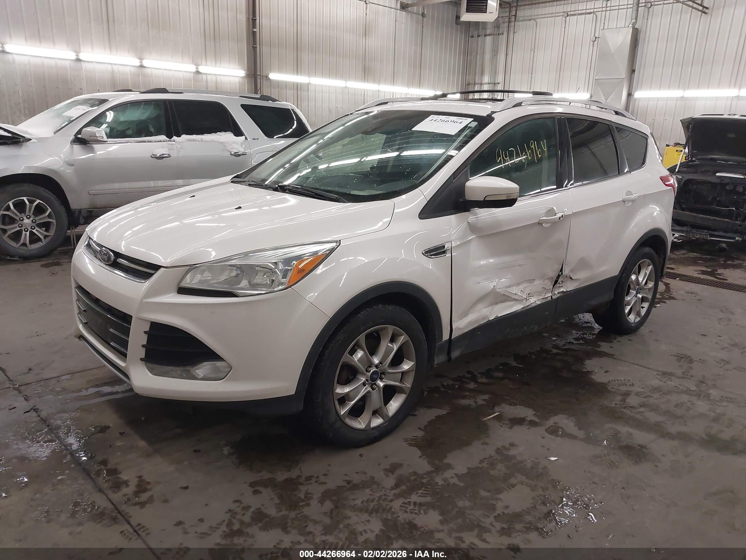 FORD ESCAPE image 2