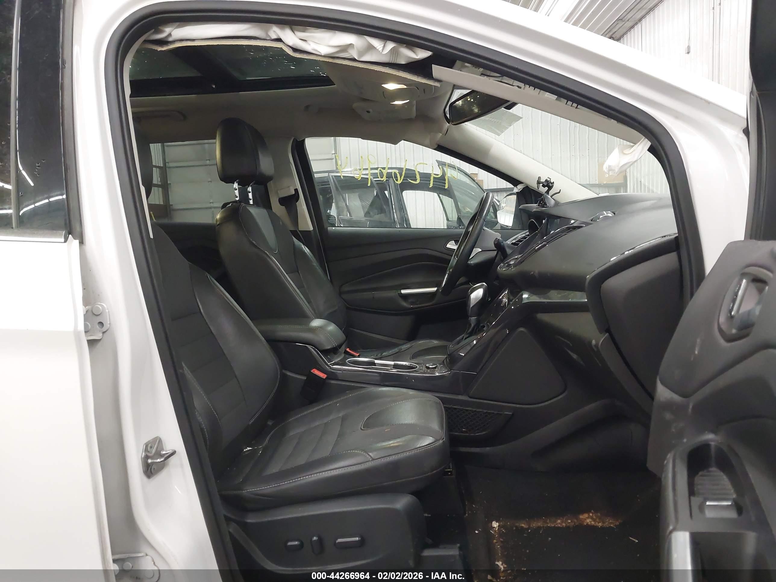 FORD ESCAPE image 5