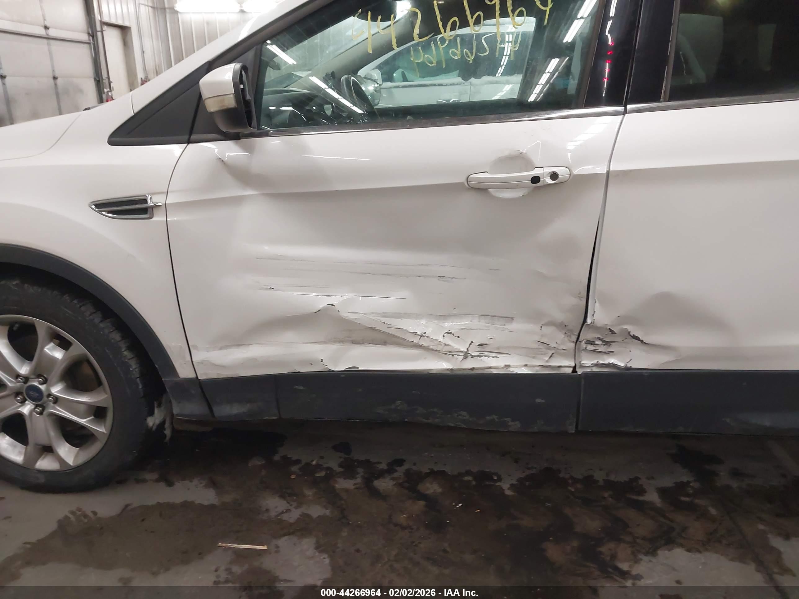 FORD ESCAPE image 6
