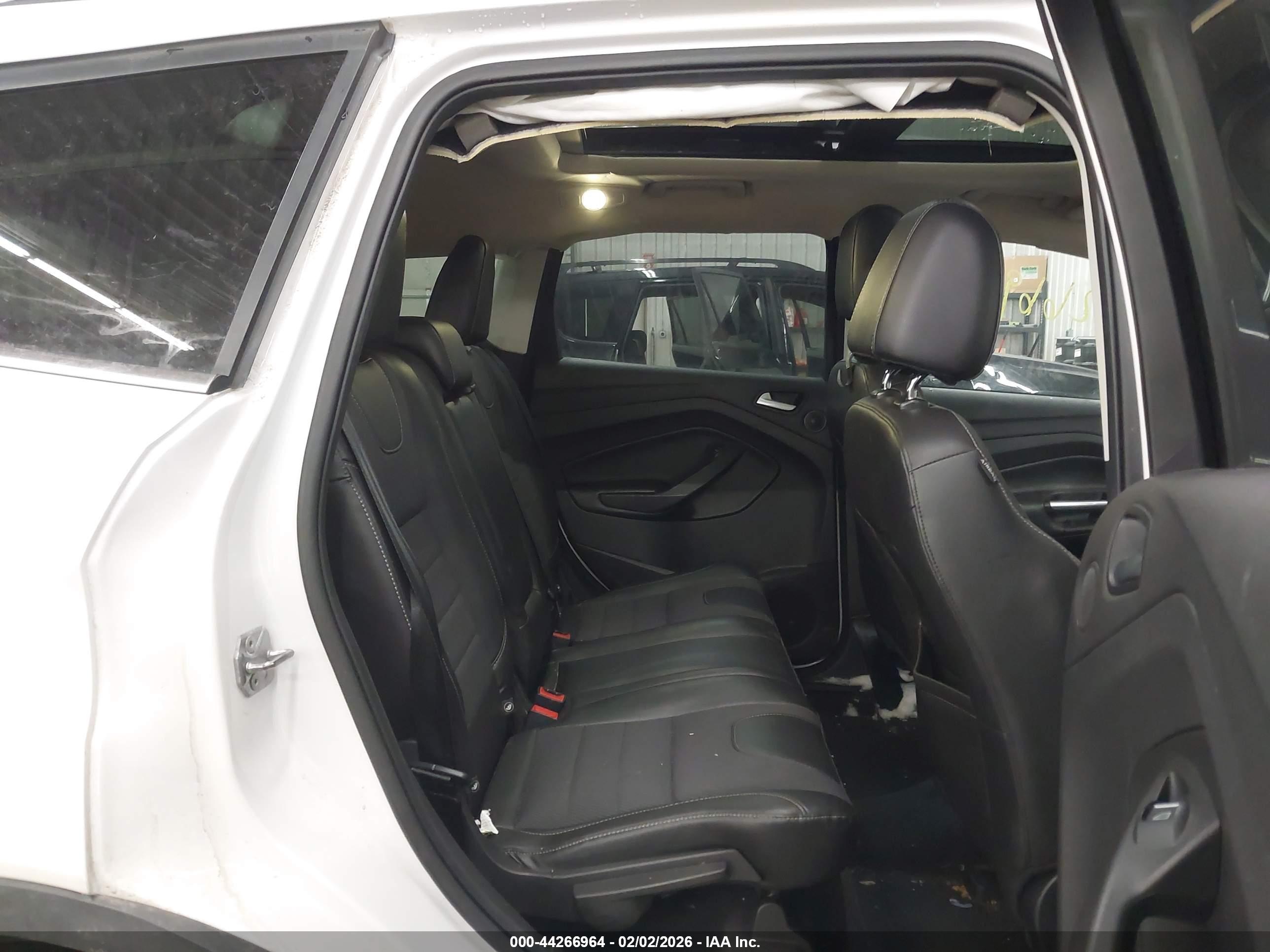 FORD ESCAPE image 8