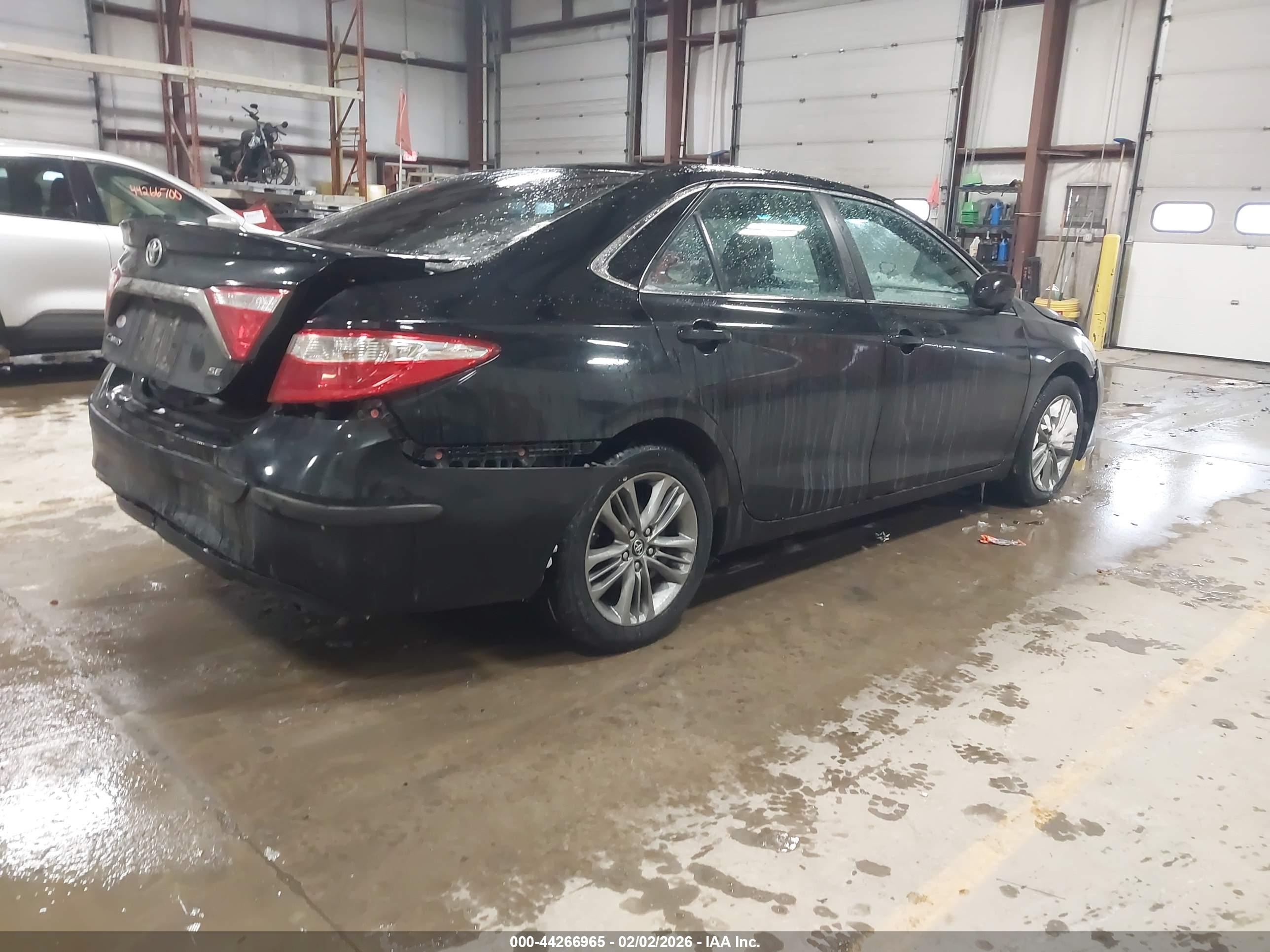 TOYOTA CAMRY image 4